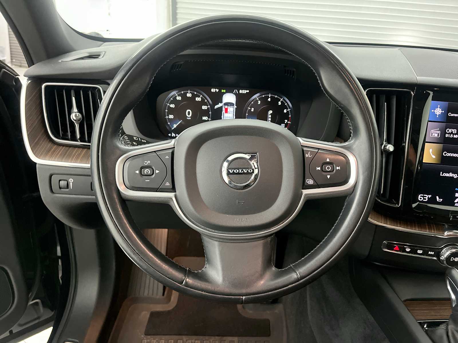 Thumbnail: 2021 Volvo XC60 - 17