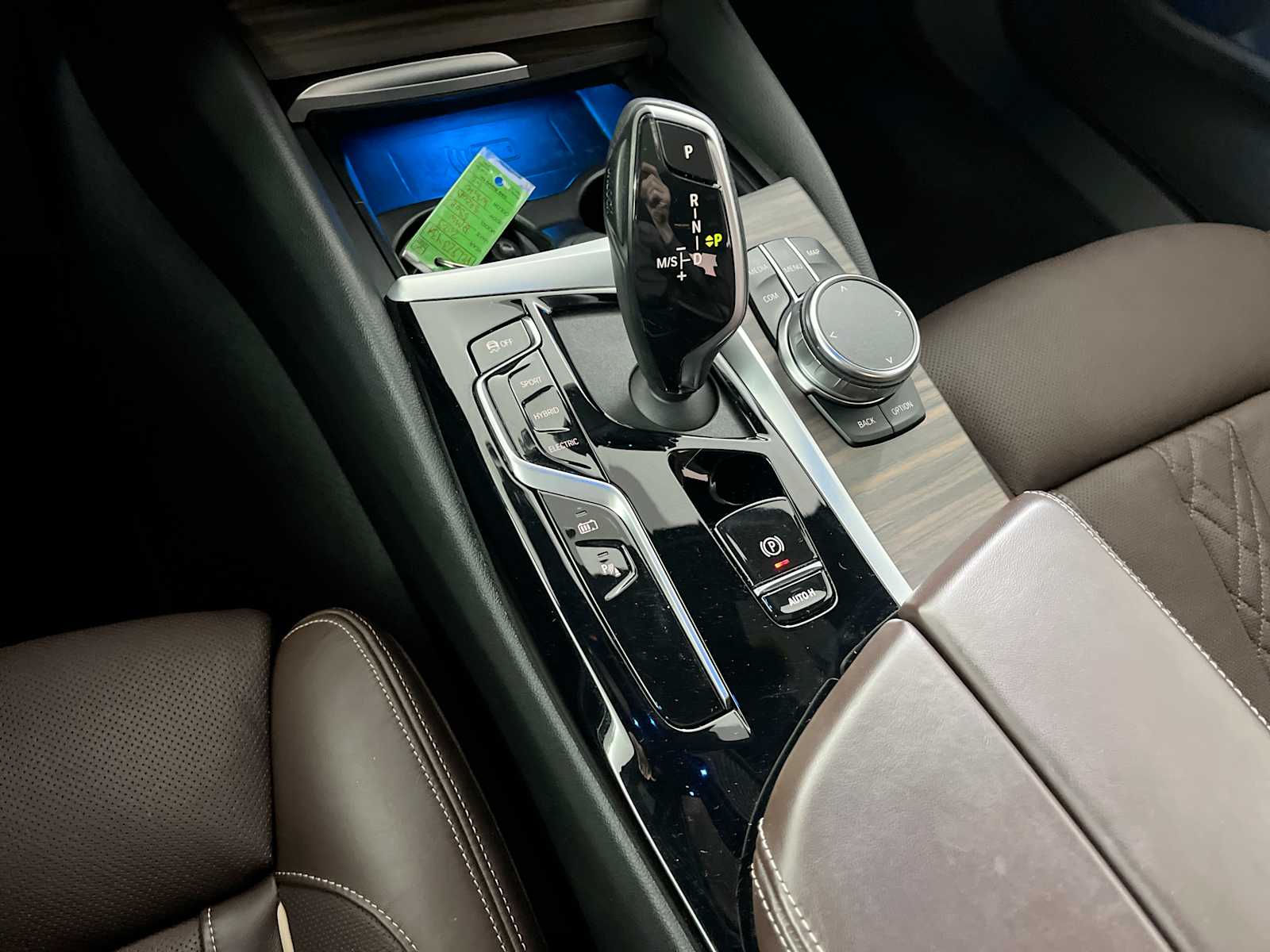 Thumbnail: 2023 BMW 5 Series - 28