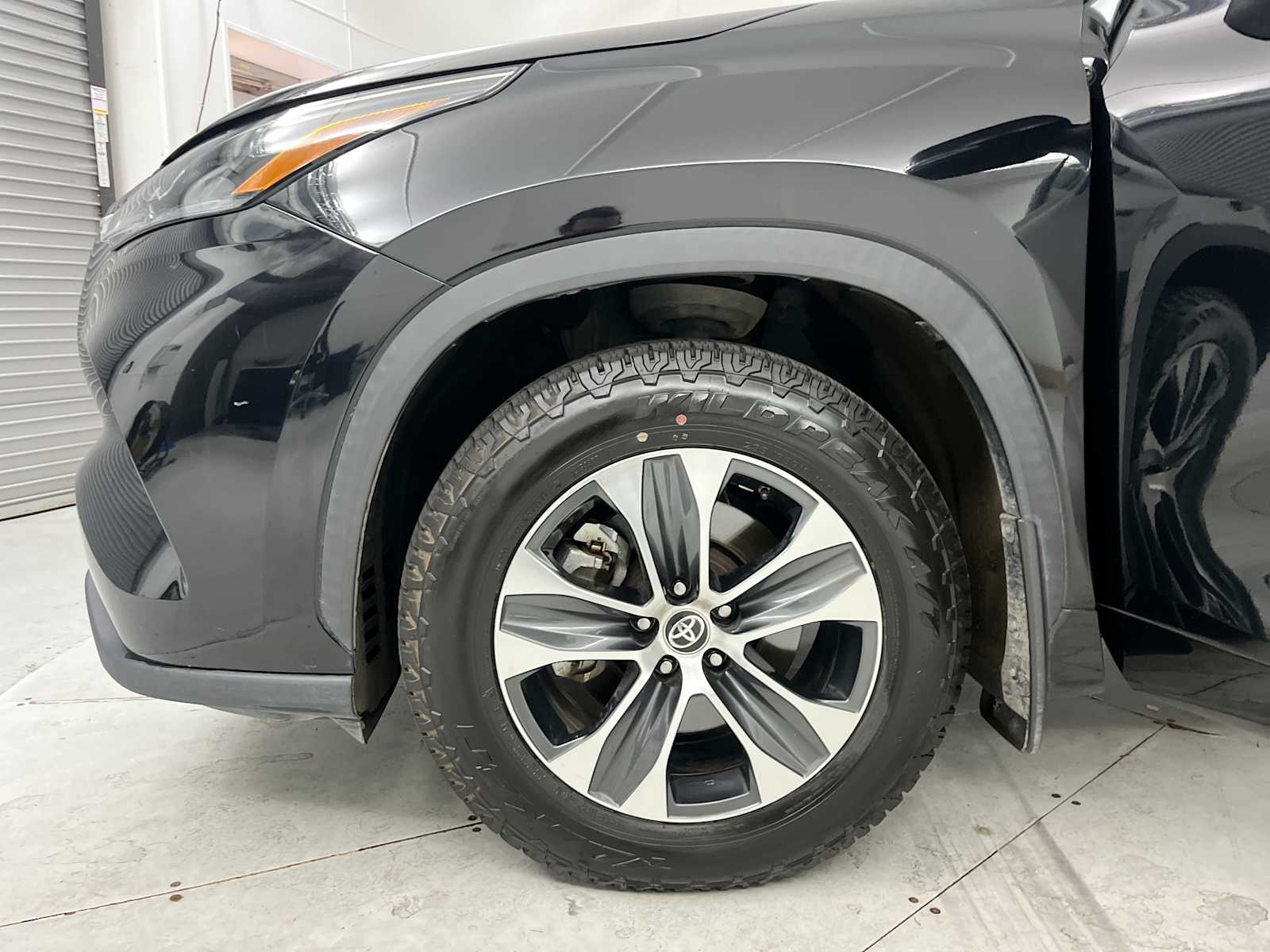 Thumbnail: 2021 Toyota Highlander - 25