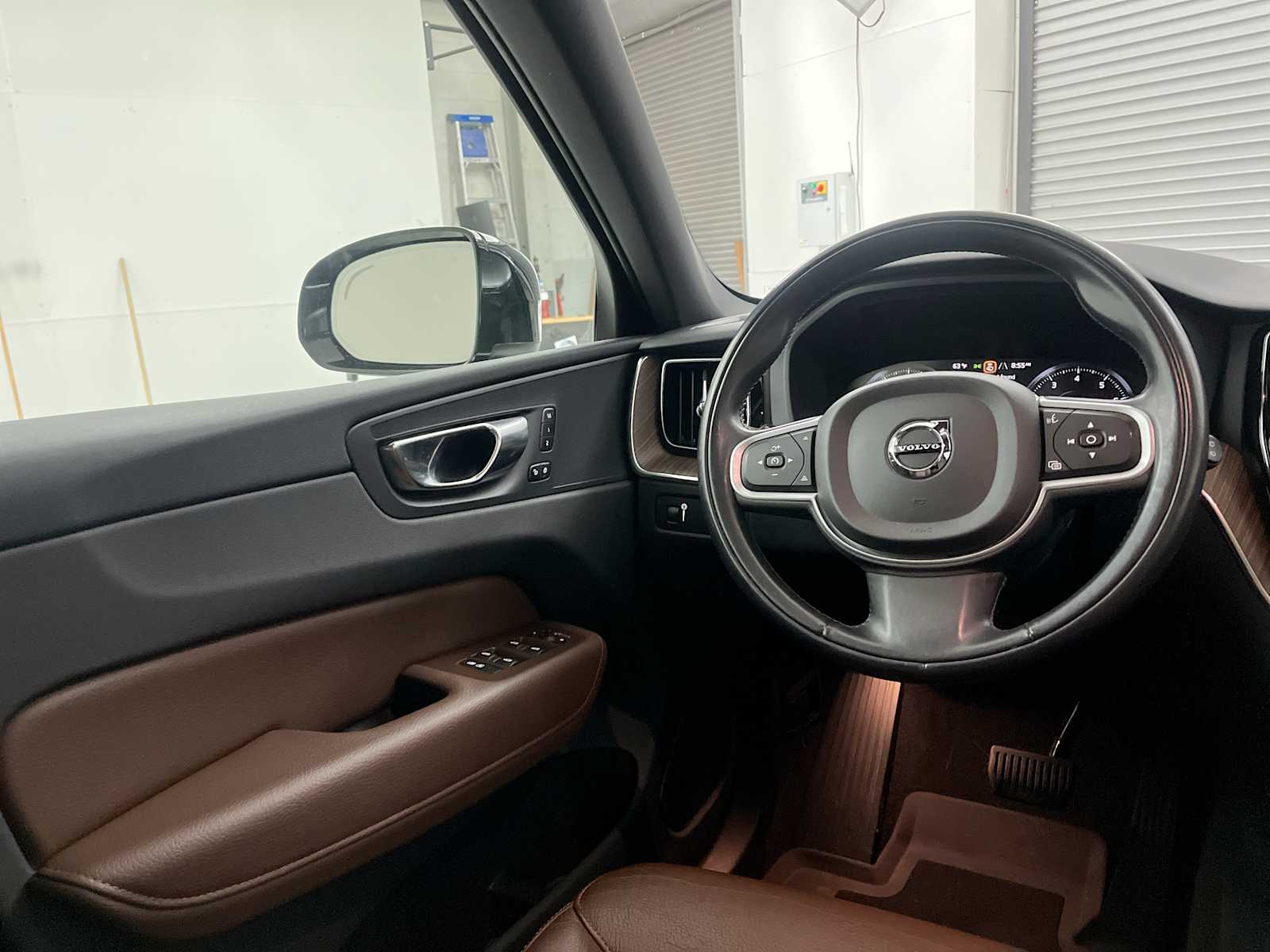 Thumbnail: 2021 Volvo XC60 - 15