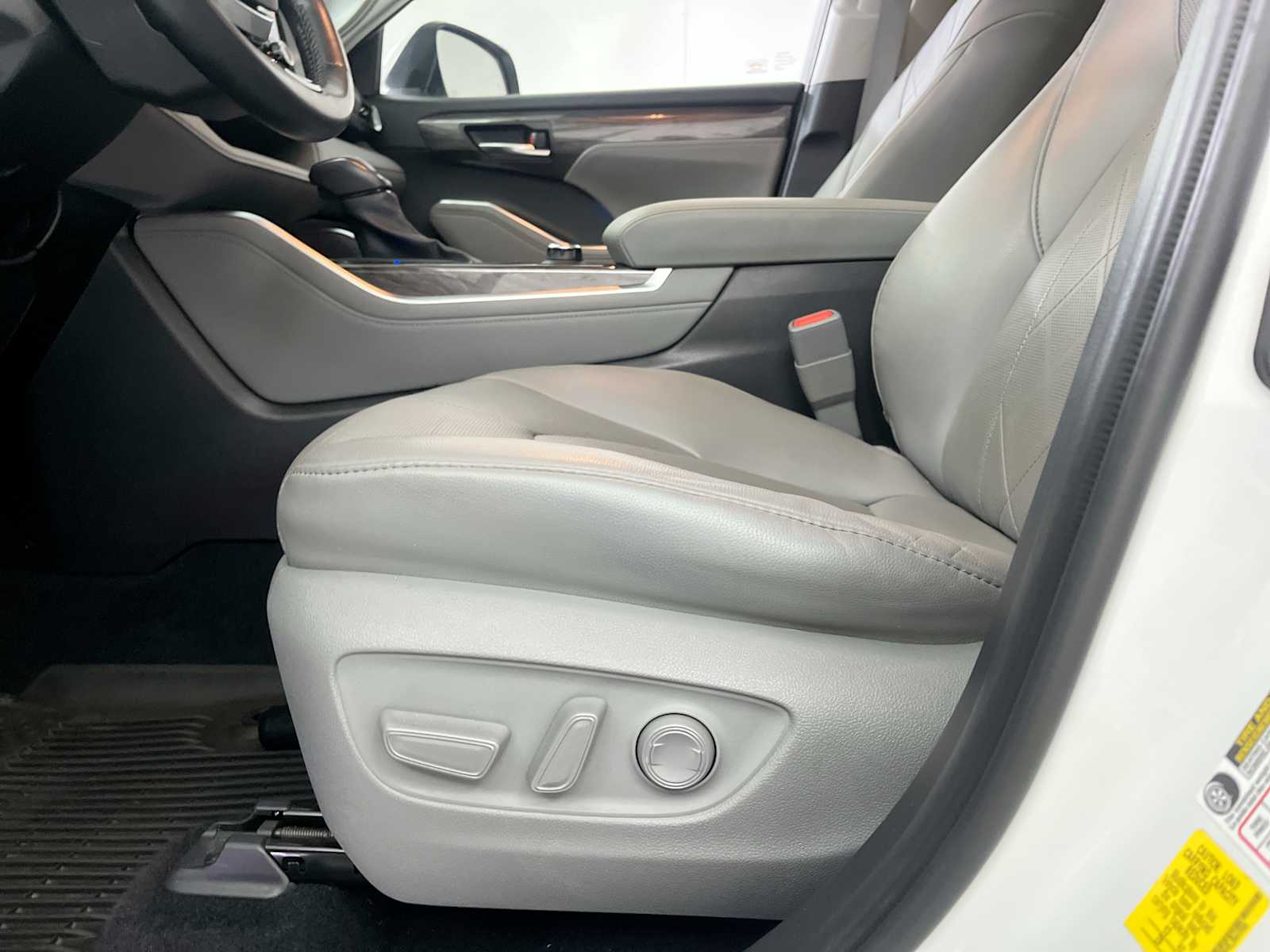 Thumbnail: 2020 Toyota Highlander - 20