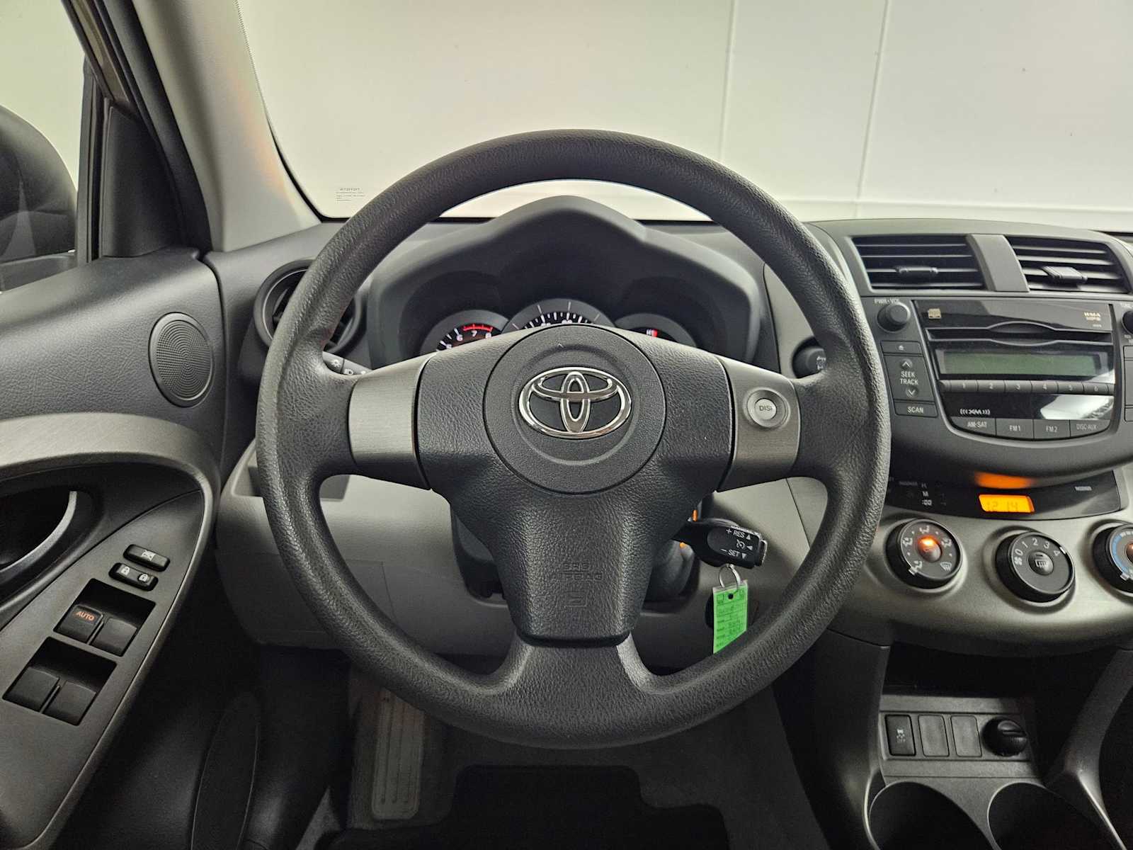 Thumbnail: 2011 Toyota RAV4 - 22