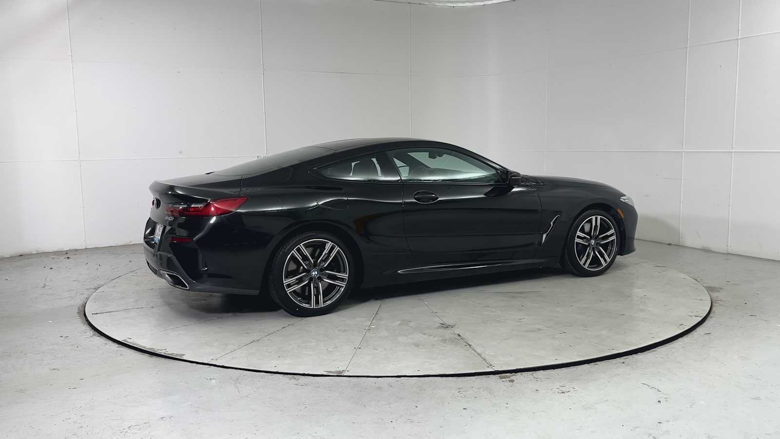 Thumbnail: 2025 BMW 8 Series - 8