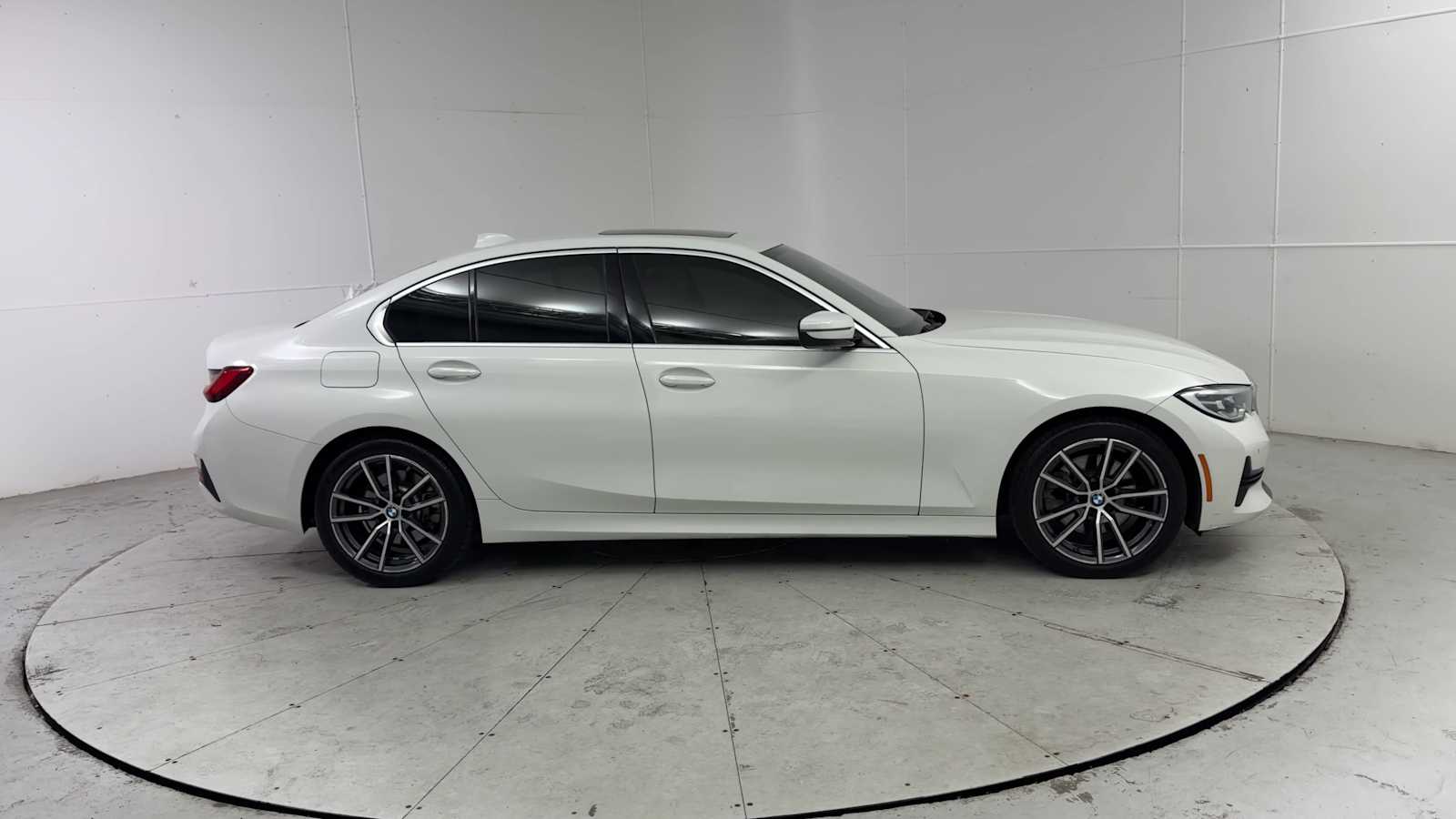 Thumbnail: 2019 BMW 3 Series - 9