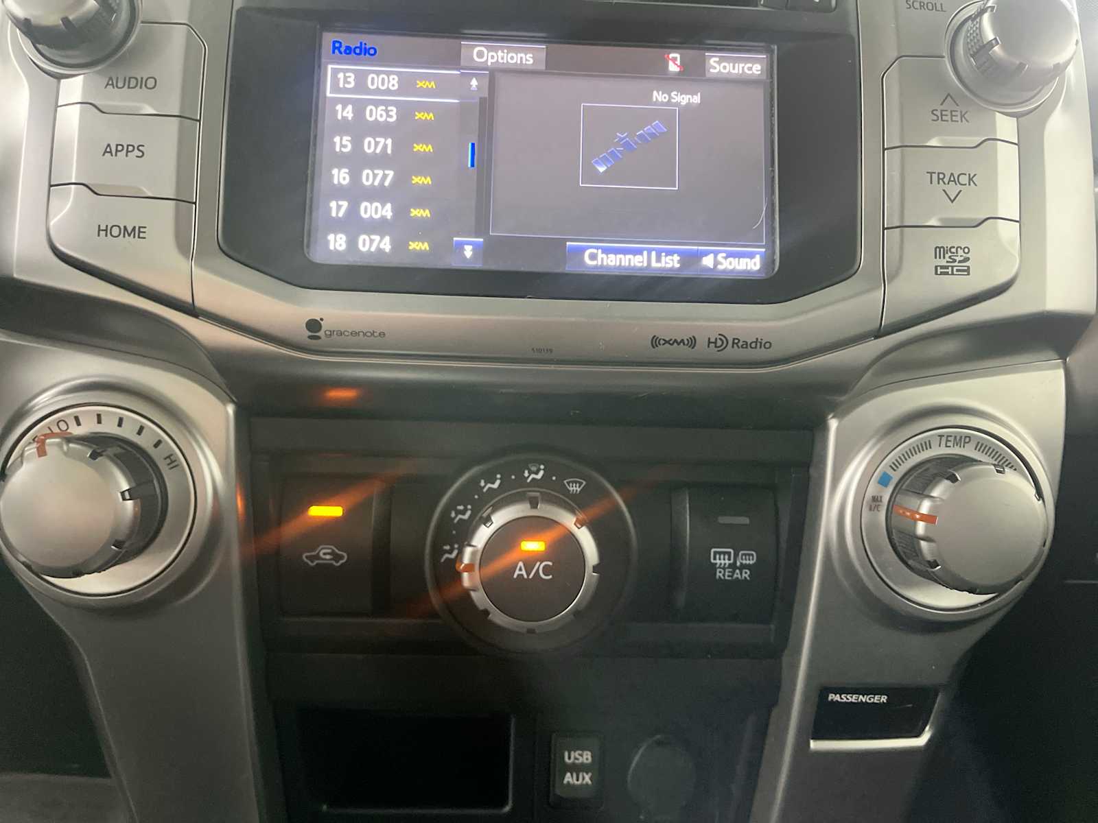 Thumbnail: 2018 Toyota 4Runner - 16