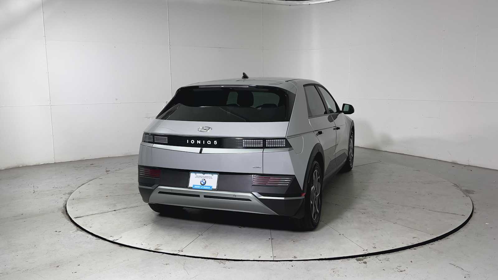 2023 Hyundai Ioniq 5 SE photo 2