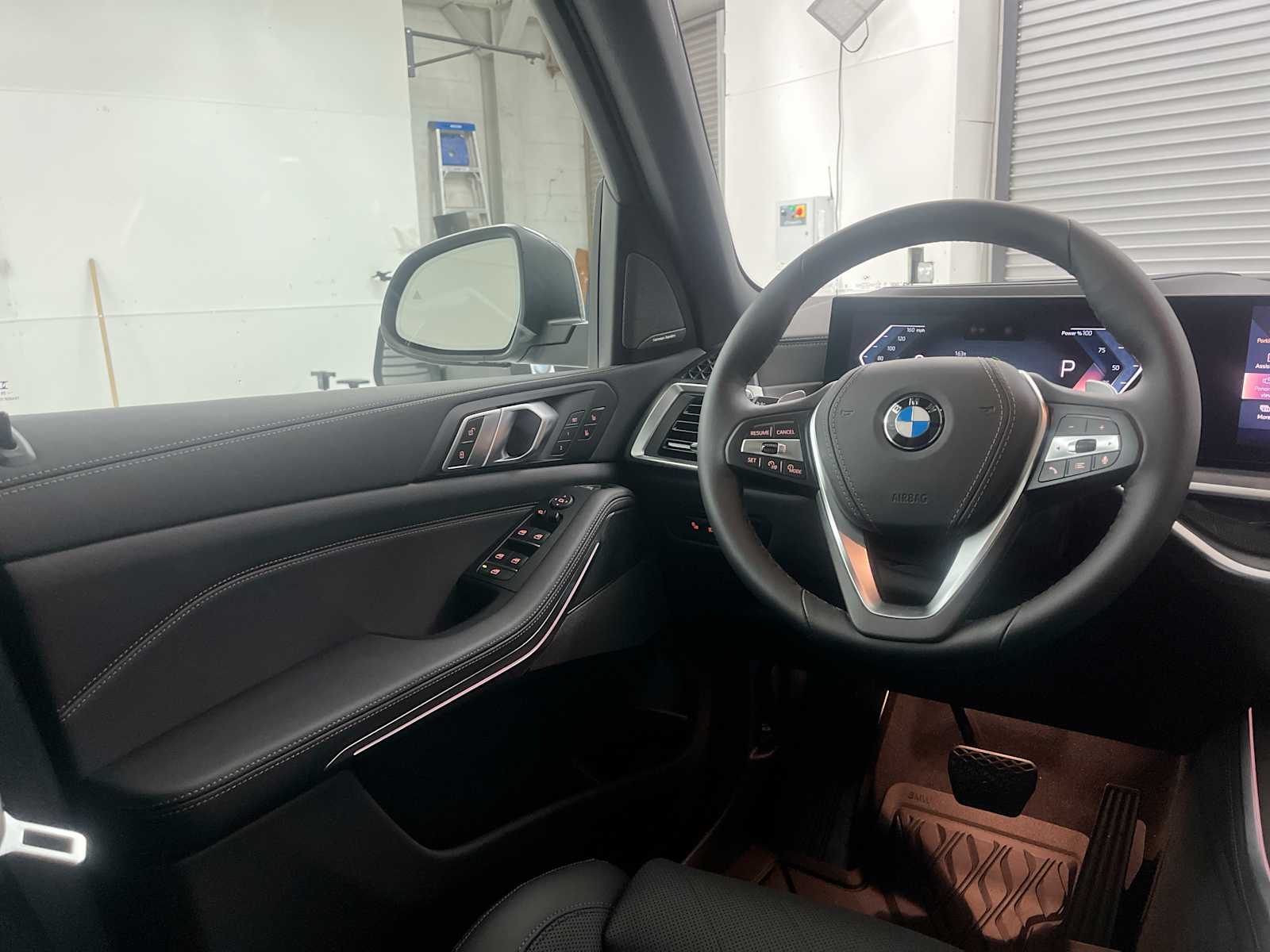 Thumbnail: 2026 BMW X5 - 15