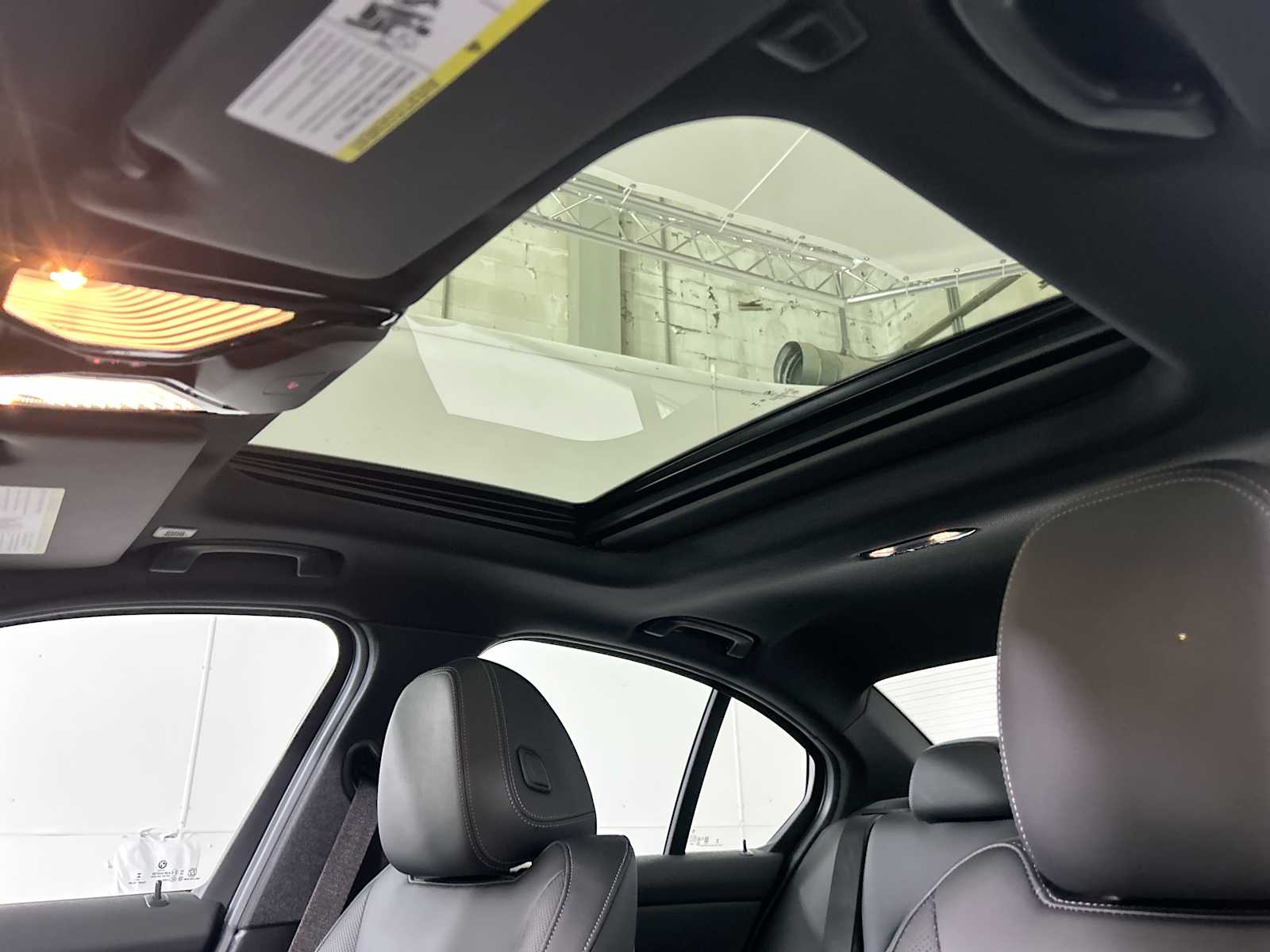 Thumbnail: 2025 BMW 3 Series - 16