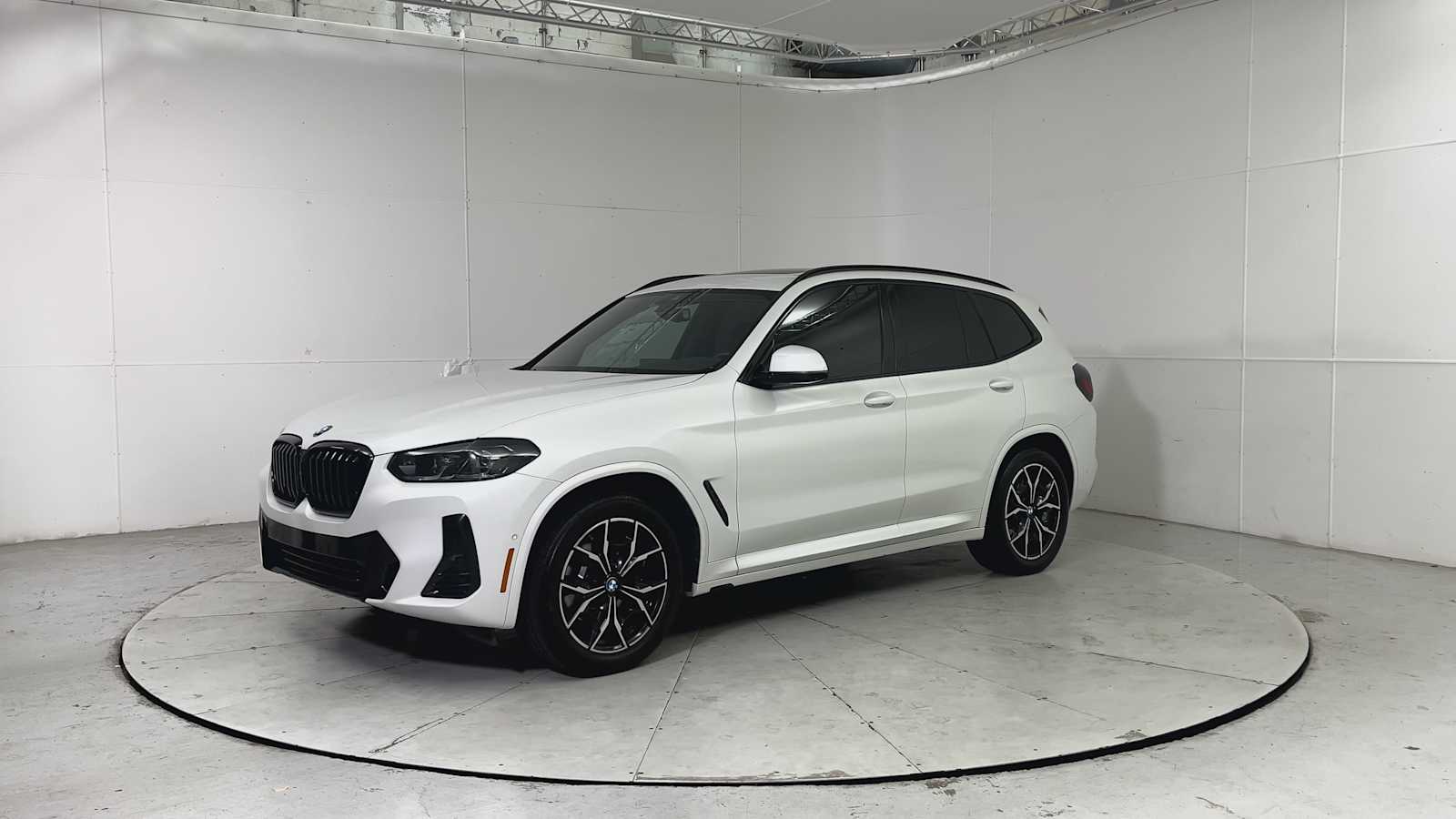 Thumbnail: 2023 BMW X3 - 6