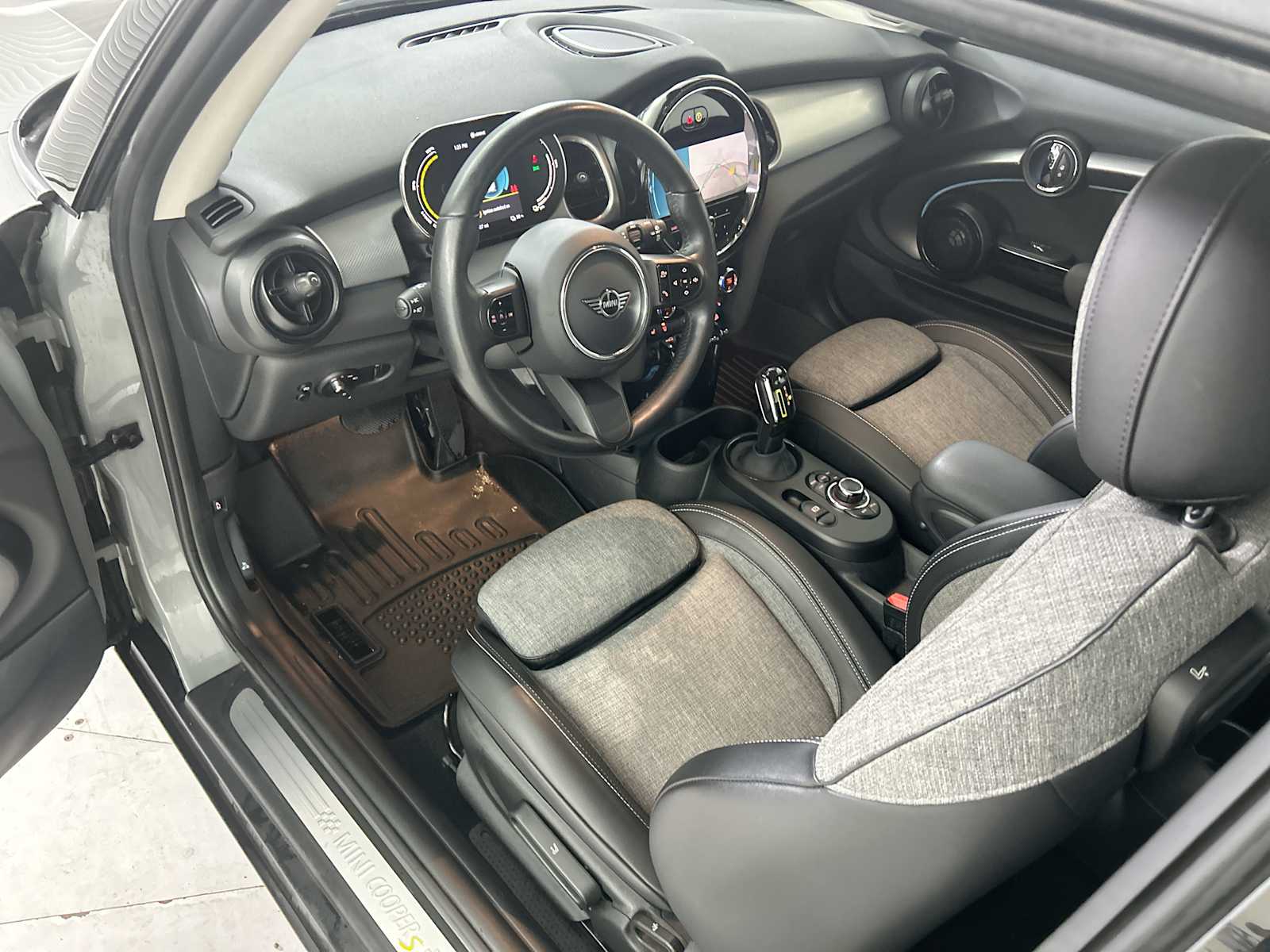 Thumbnail: 2023 MINI Cooper Hardtop - 11