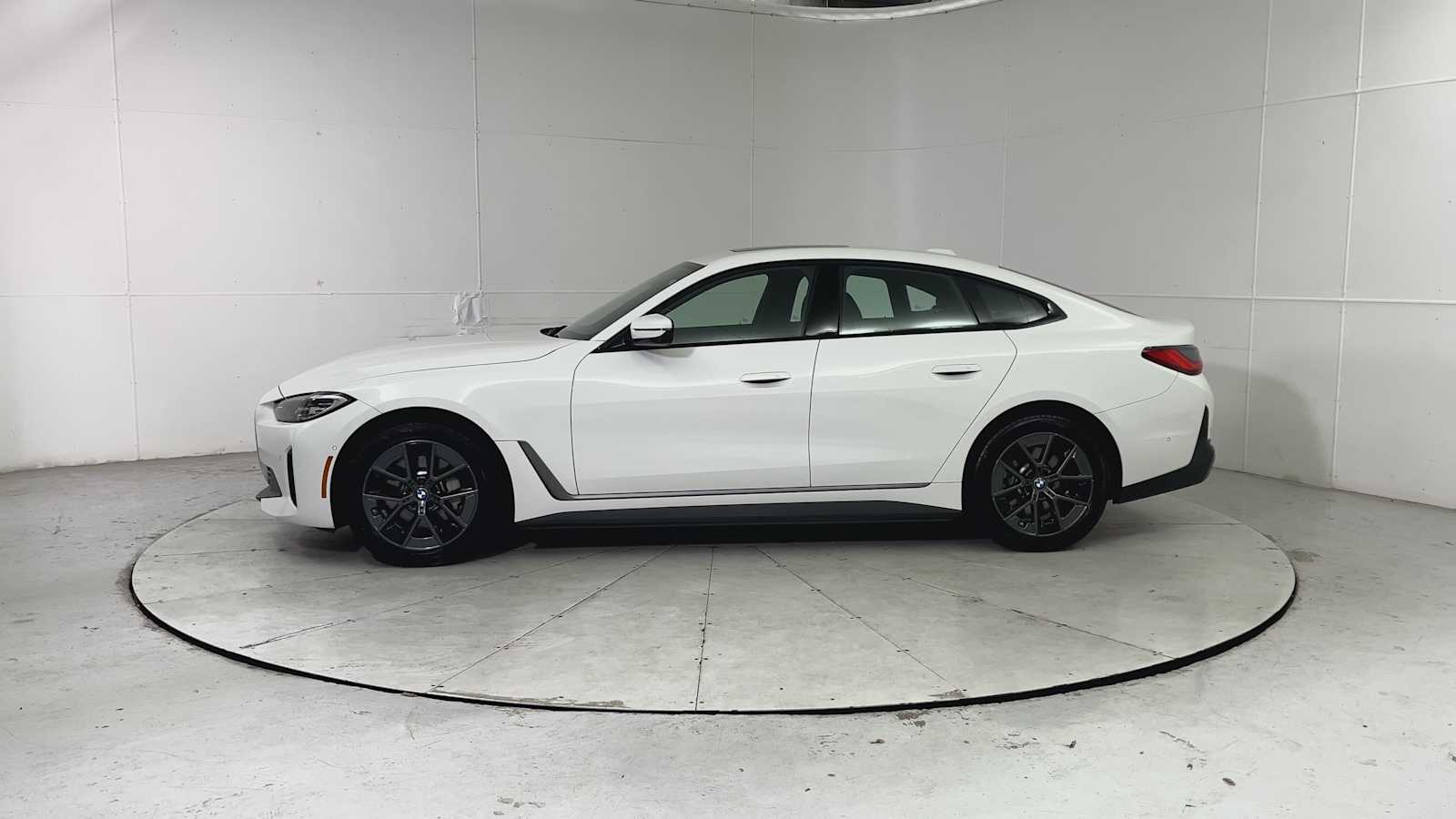 Thumbnail: 2023 BMW i4 - 5