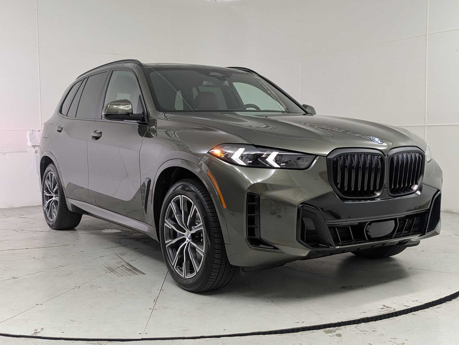 2026 BMW X5 xDrive50e 8