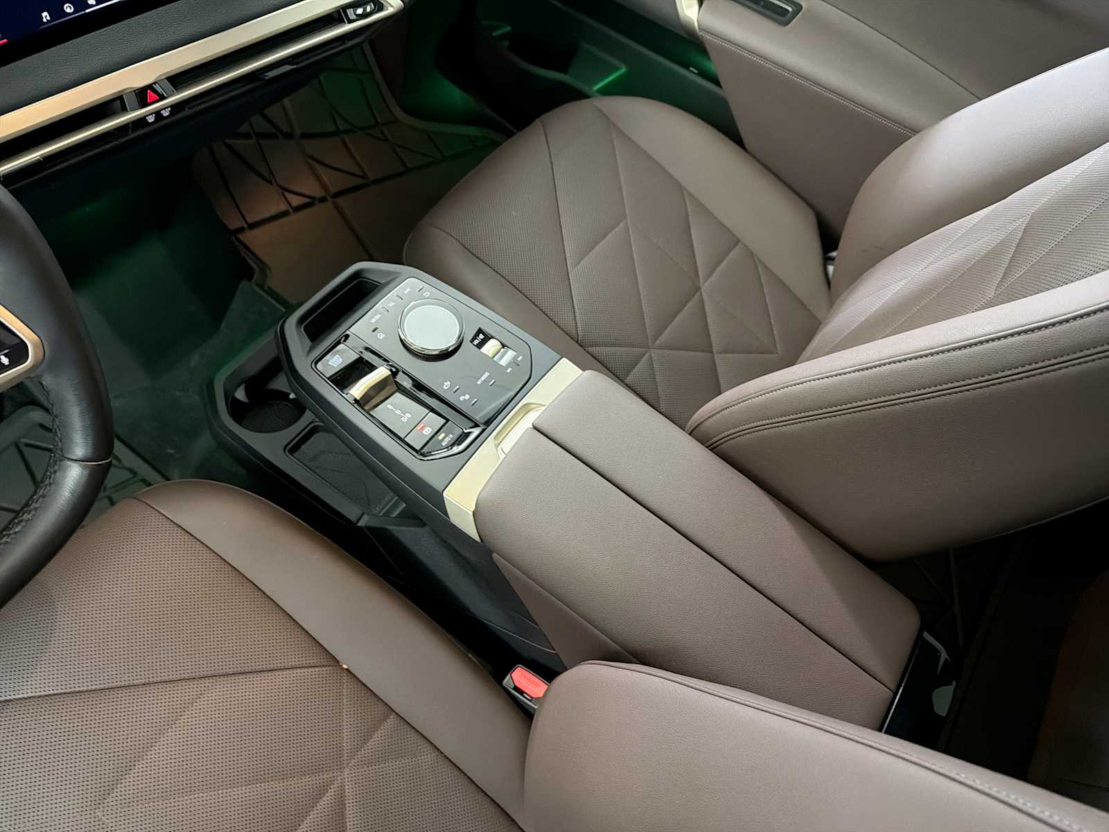 Thumbnail: 2024 BMW iX - 22