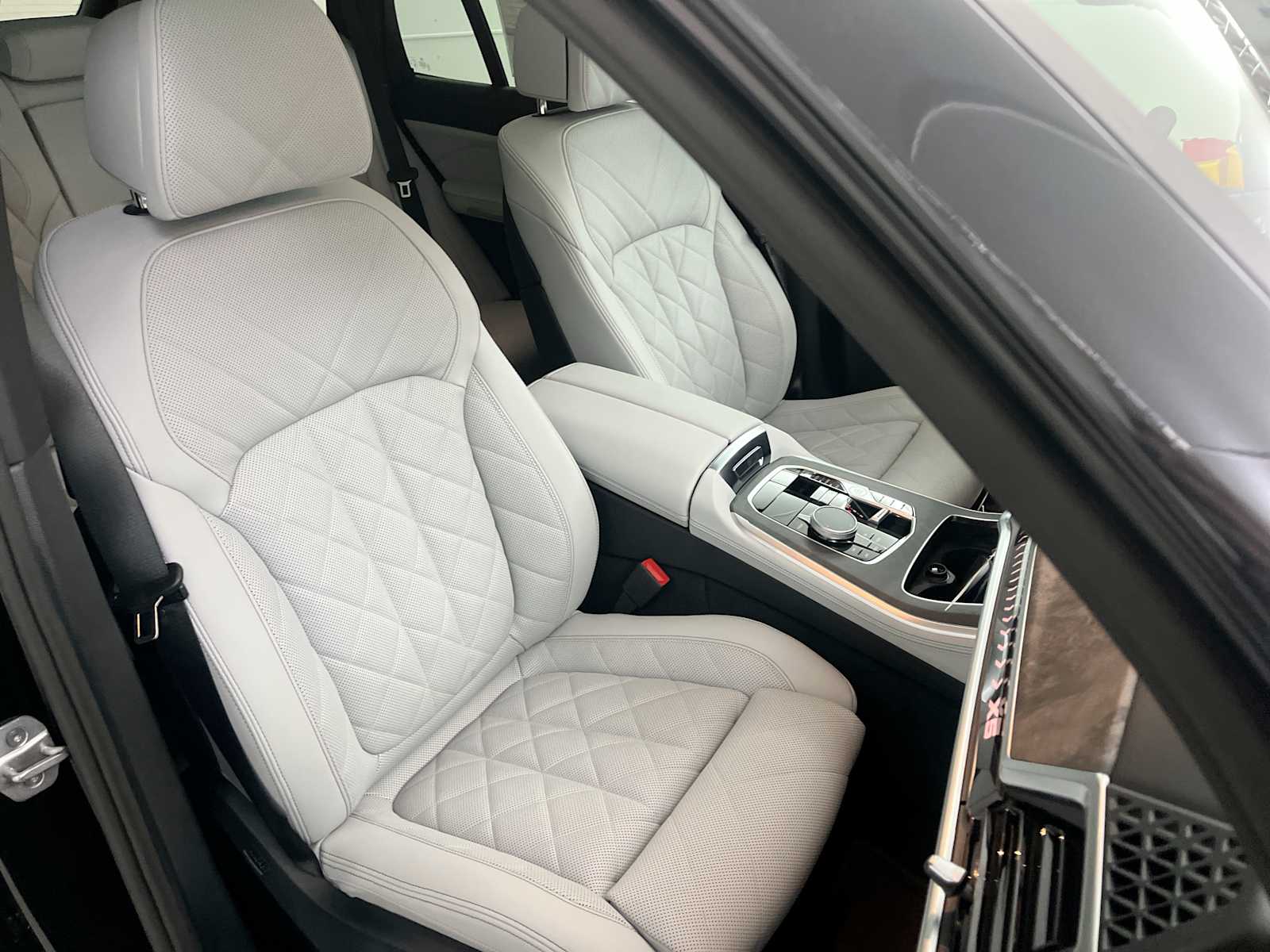 Thumbnail: 2026 BMW X5 - 32