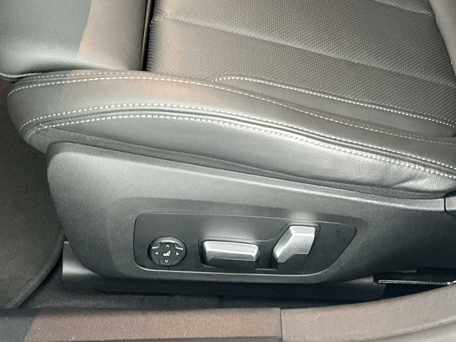 Thumbnail: 2023 BMW i4 - 14