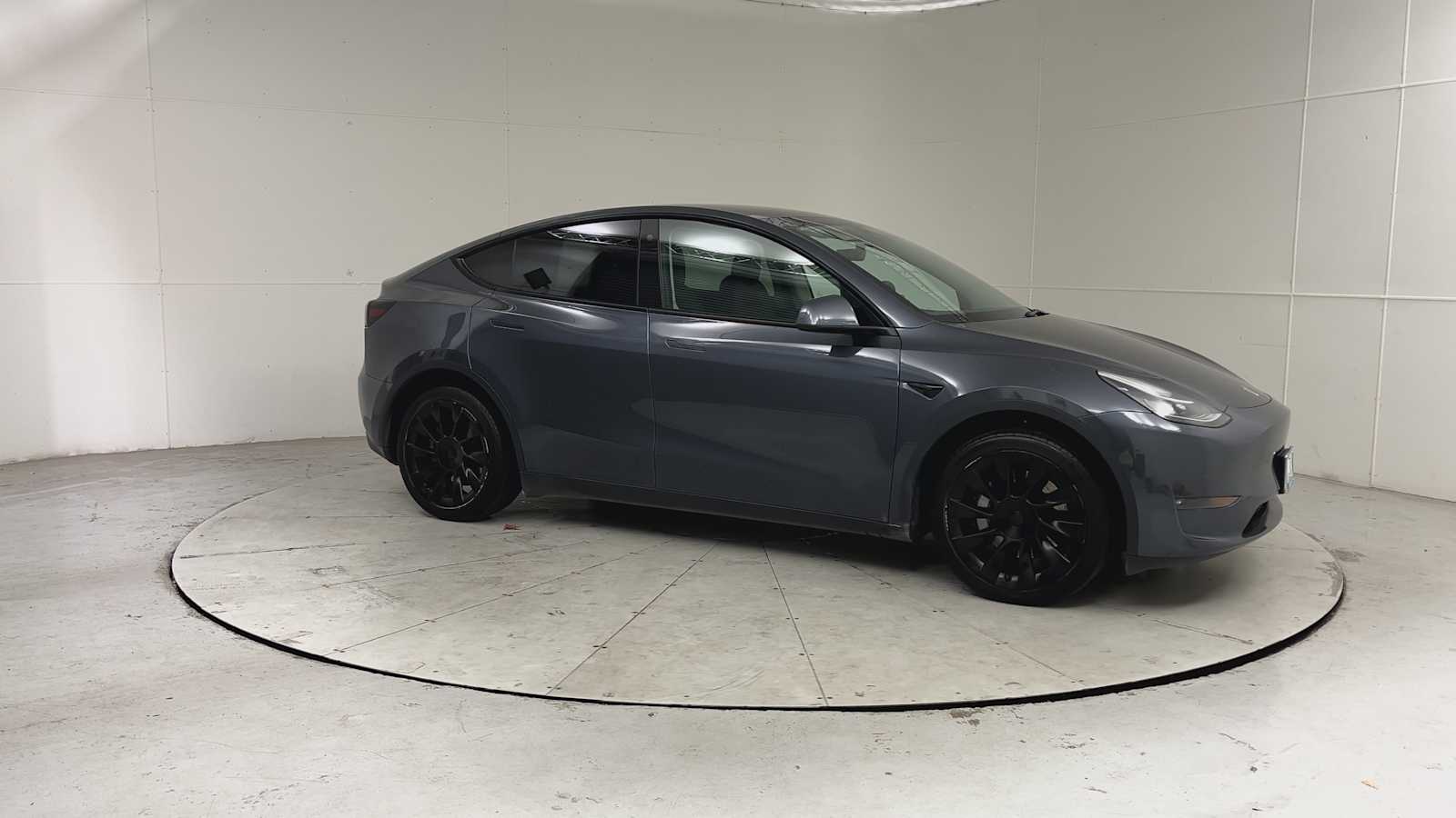 Thumbnail: 2022 Tesla Model Y - 8