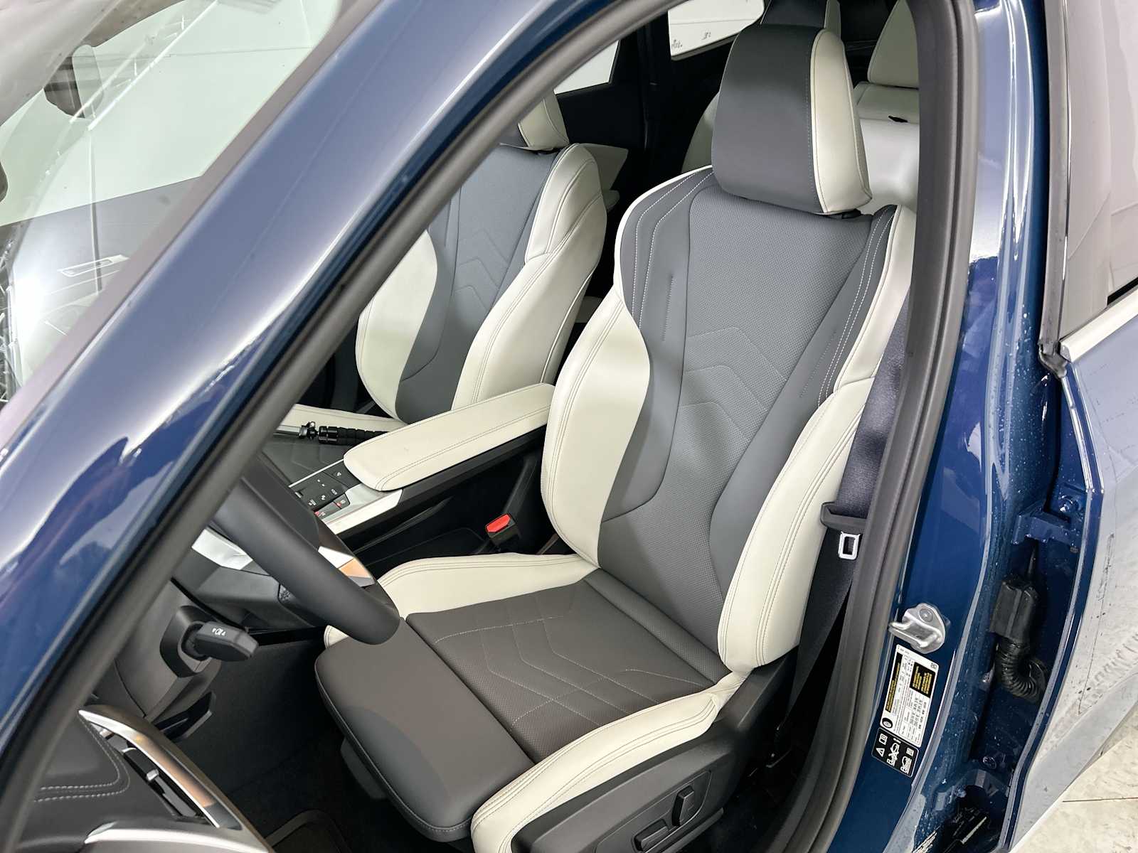 Thumbnail: 2026 BMW X1 - 13