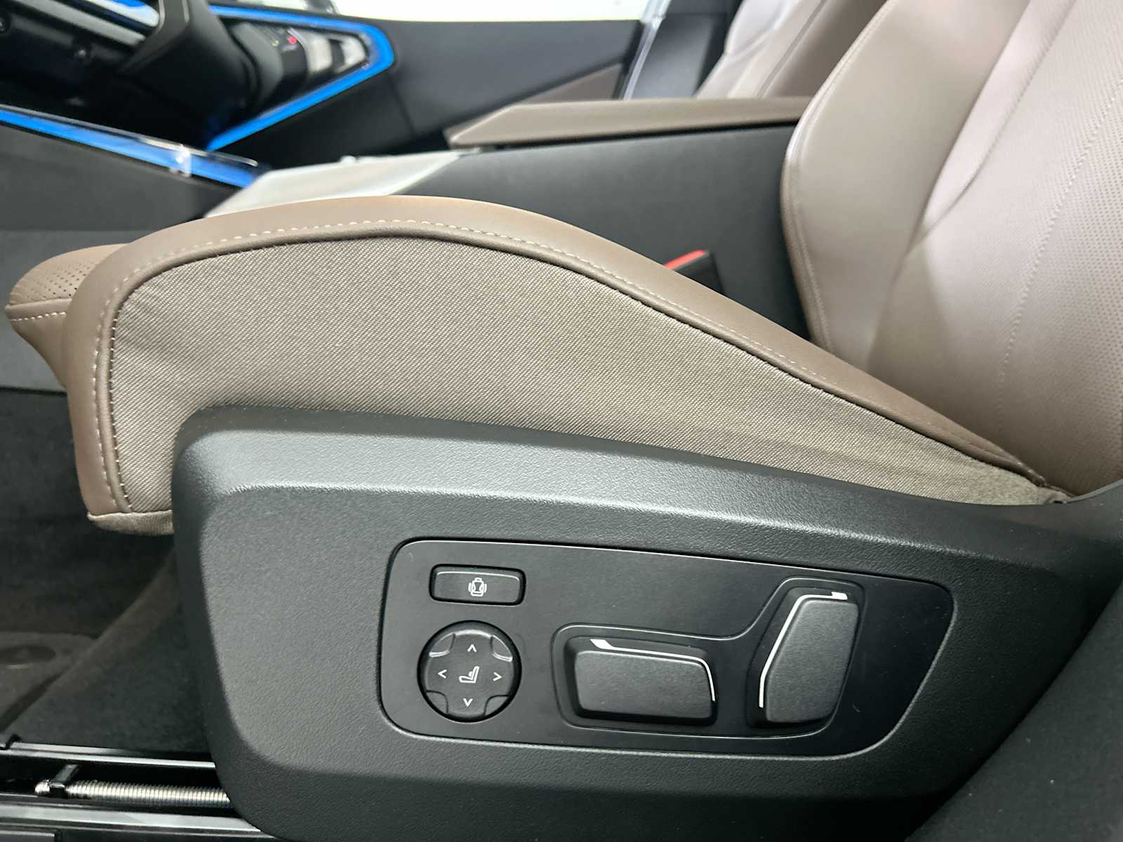 Thumbnail: 2026 BMW X3 - 14