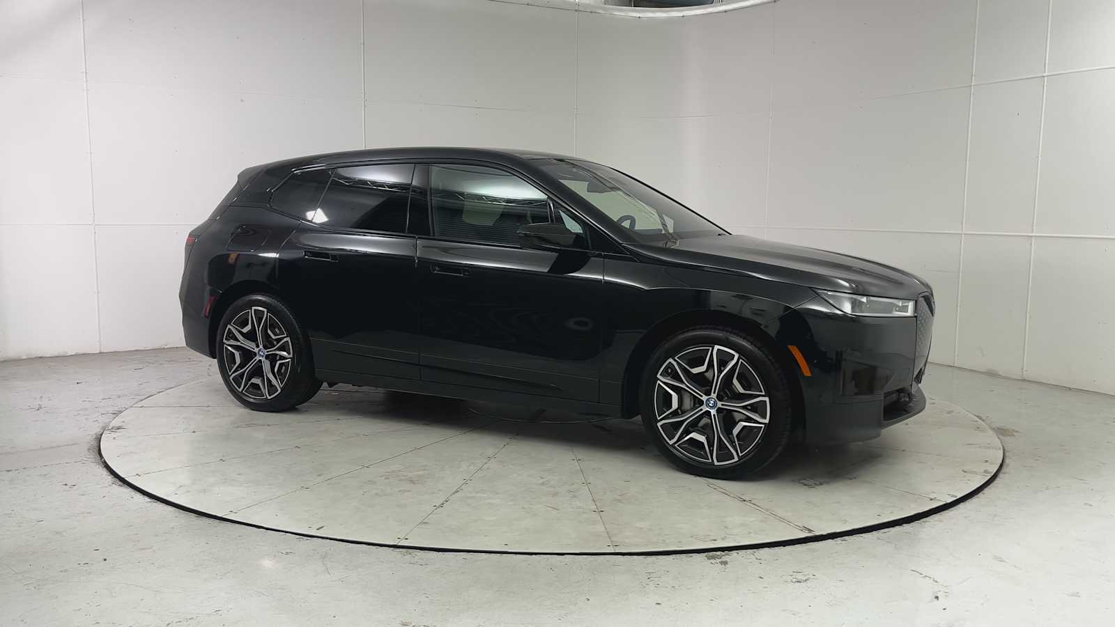 Thumbnail: 2024 BMW iX - 8