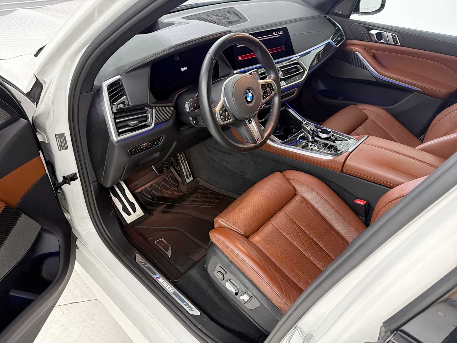 Thumbnail: 2021 BMW M5 - 11