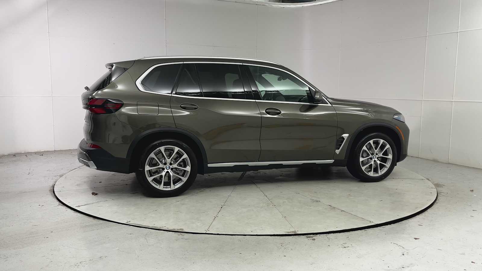 Thumbnail: 2026 BMW X5 - 9