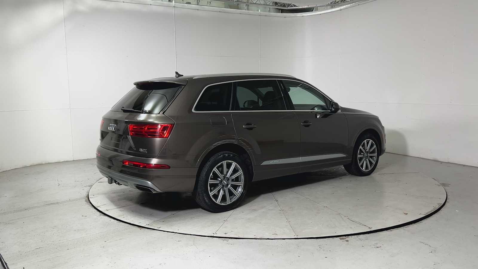 2018 Audi Q7 Prestige photo 2