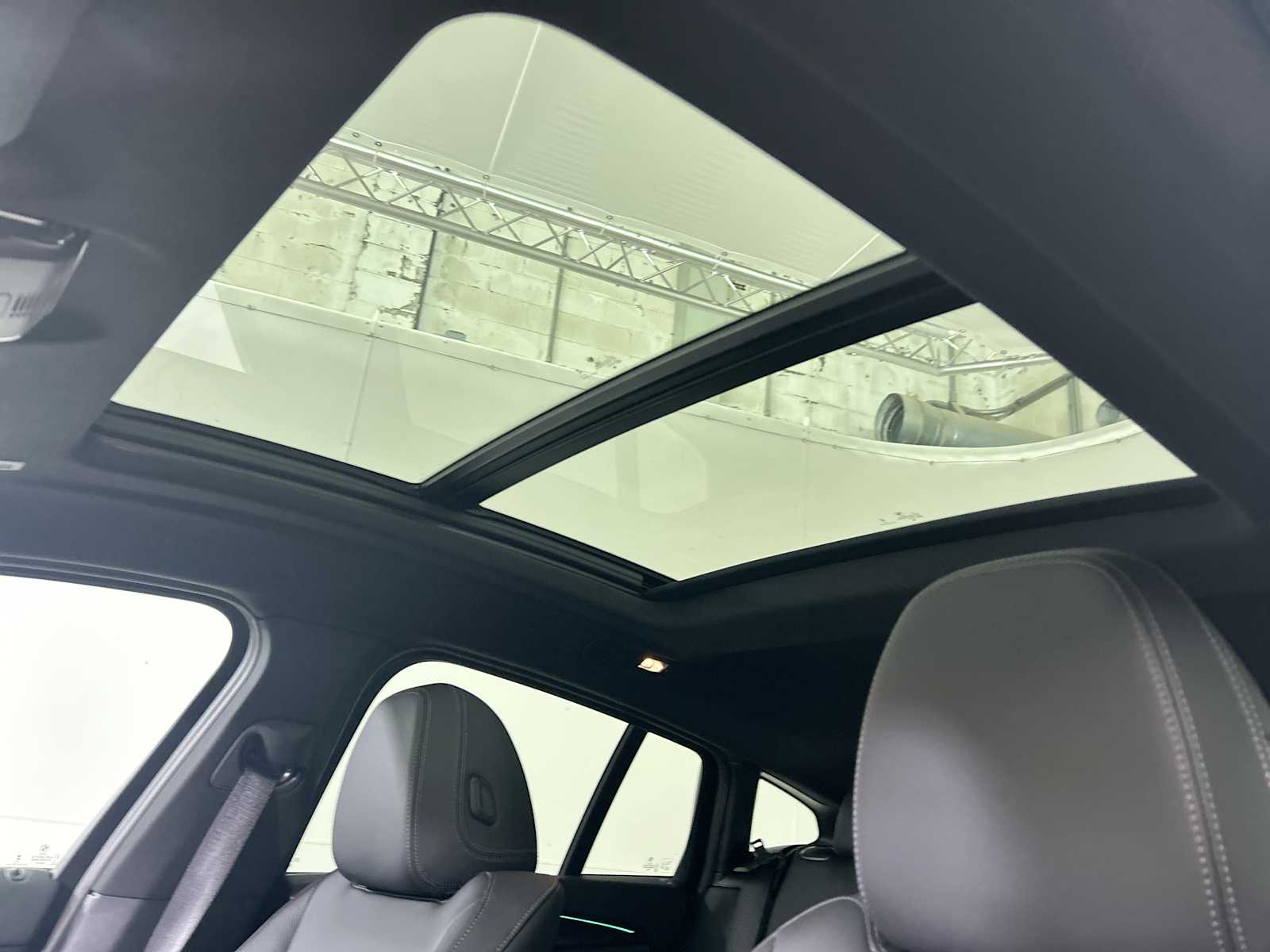 Thumbnail: 2025 BMW X4 - 16