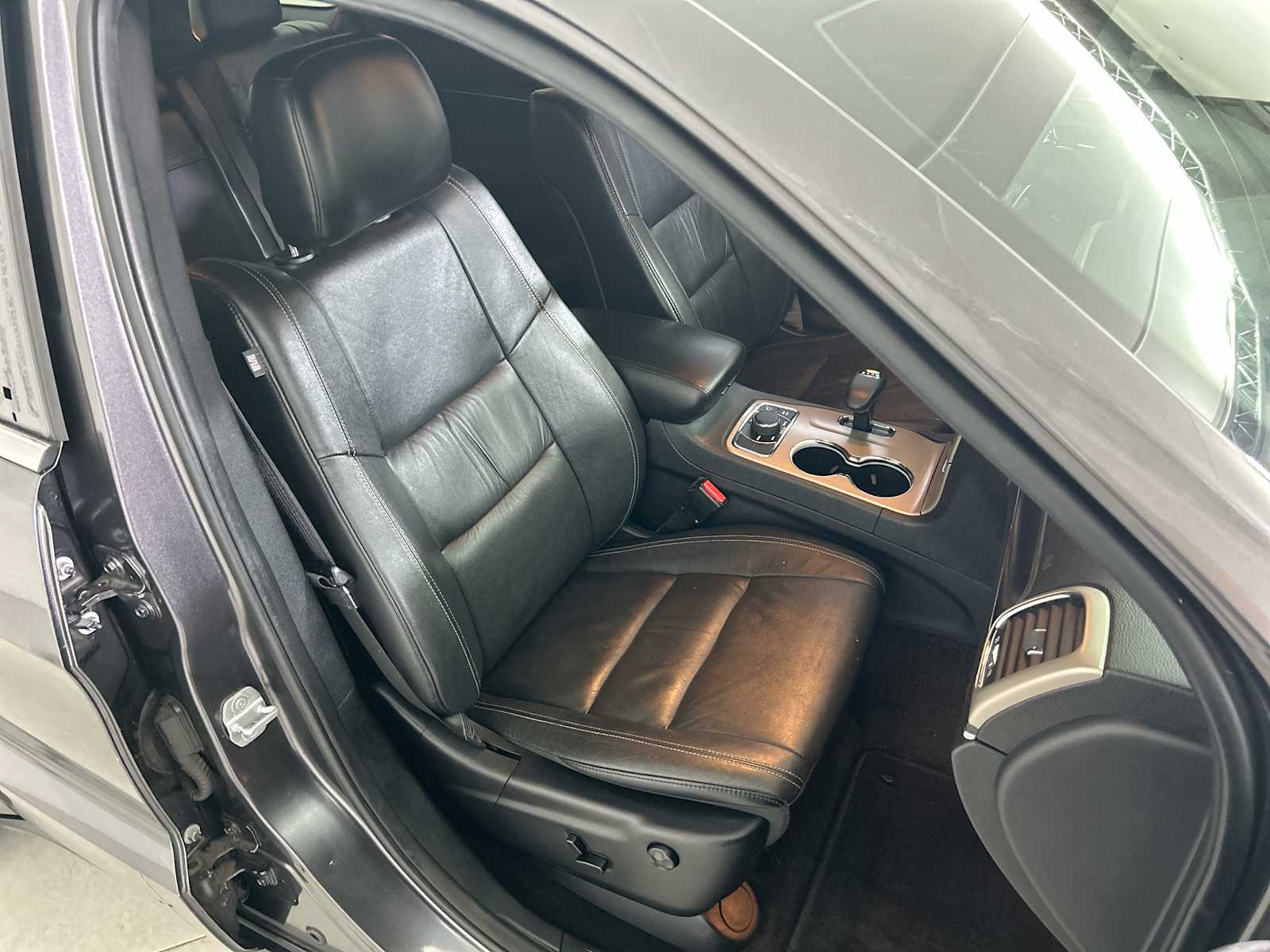 Thumbnail: 2014 Jeep Grand Cherokee - 25