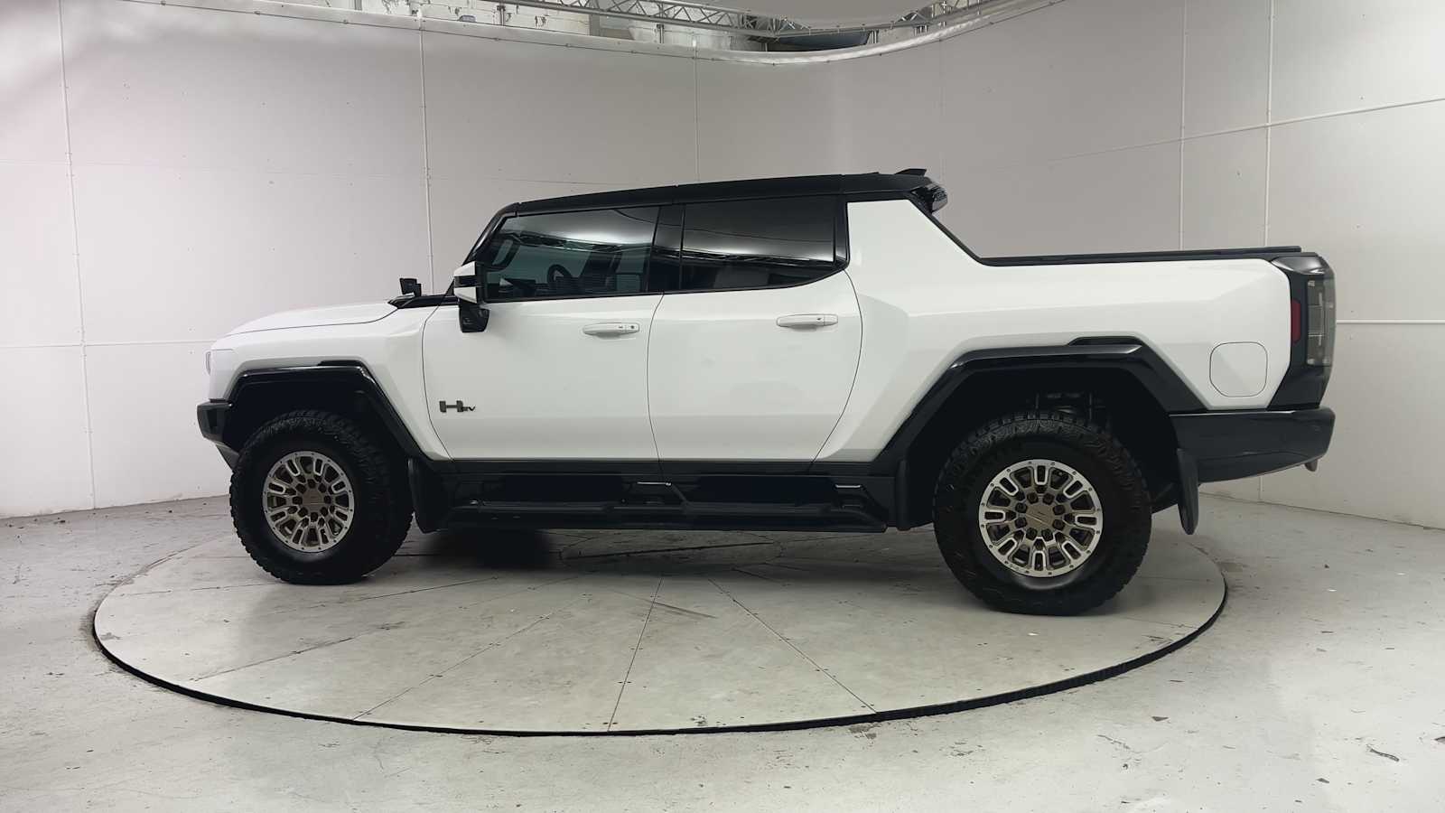 Thumbnail: 2022 GMC Hummer EV - 4