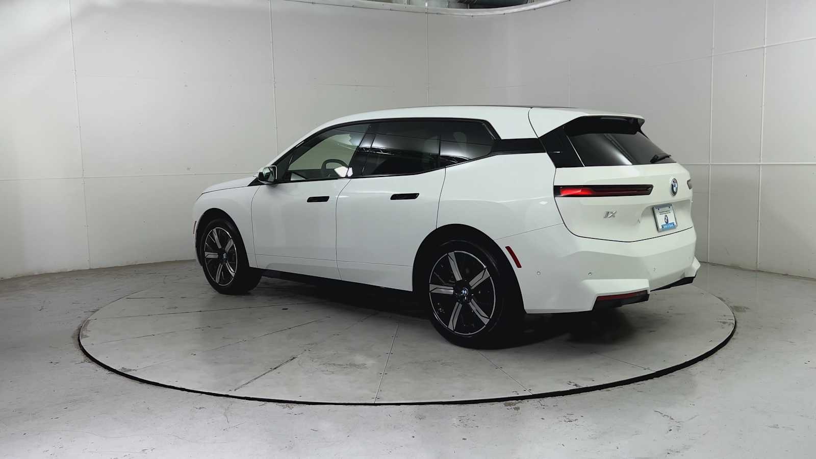 Thumbnail: 2026 BMW iX - 4