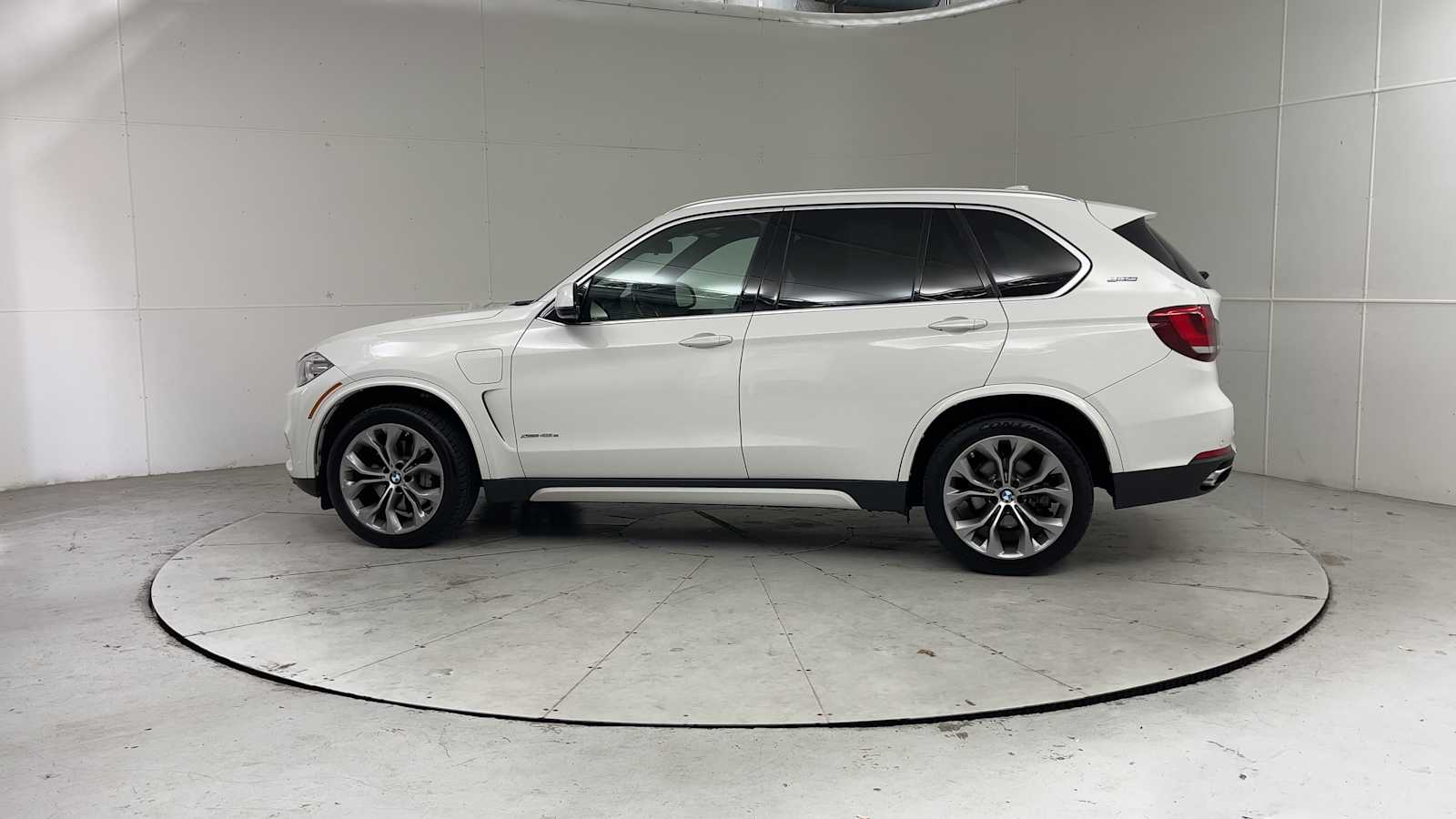 Thumbnail: 2017 BMW X5 - 4