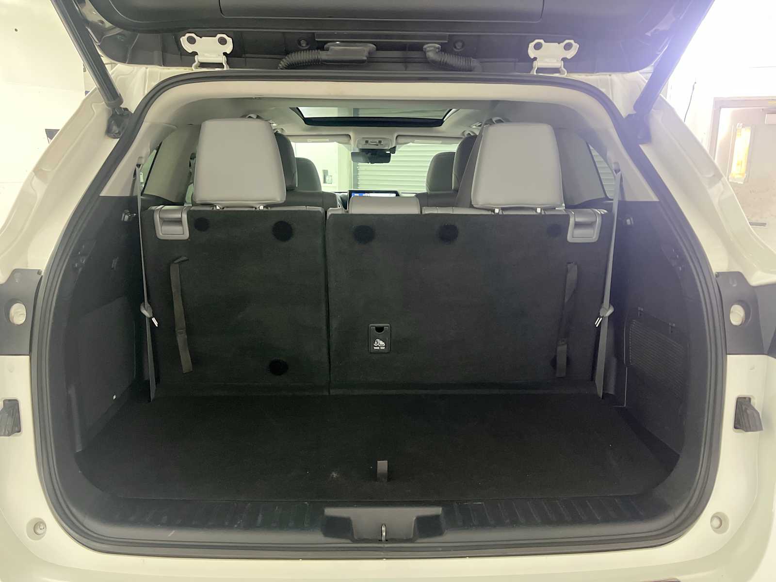 Thumbnail: 2020 Toyota Highlander - 27