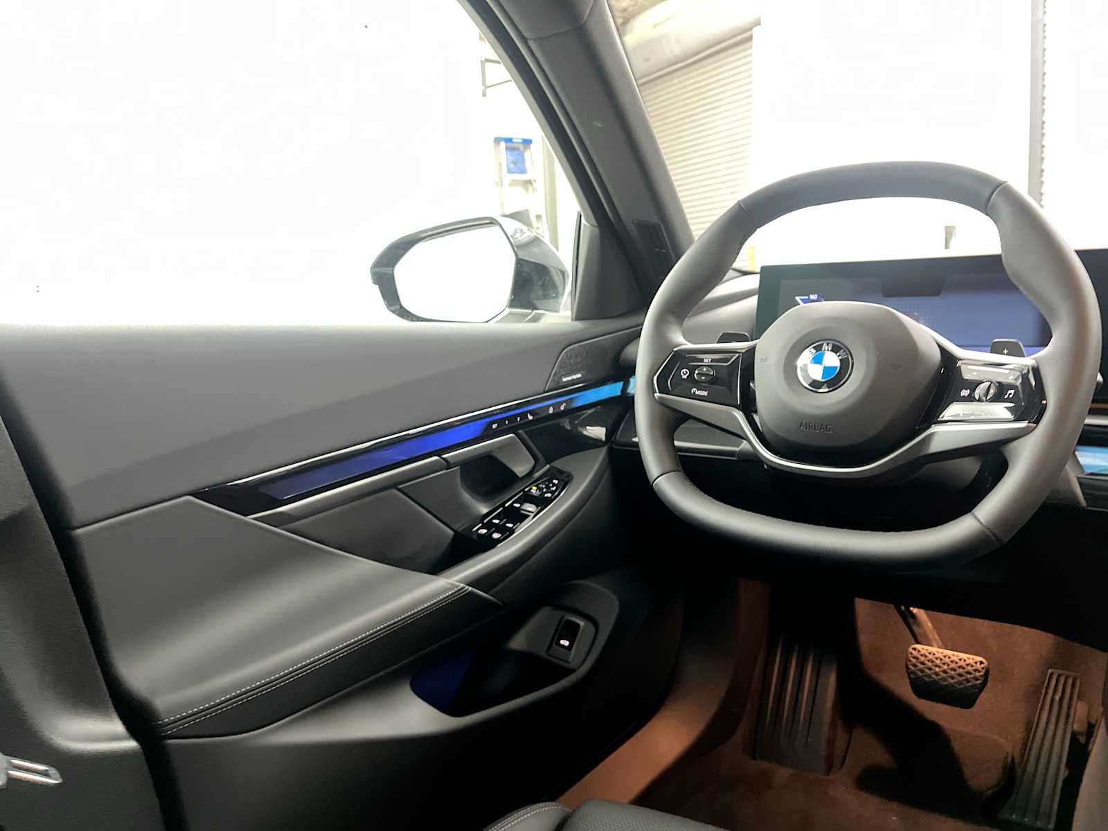 Thumbnail: 2026 BMW 5 Series - 15