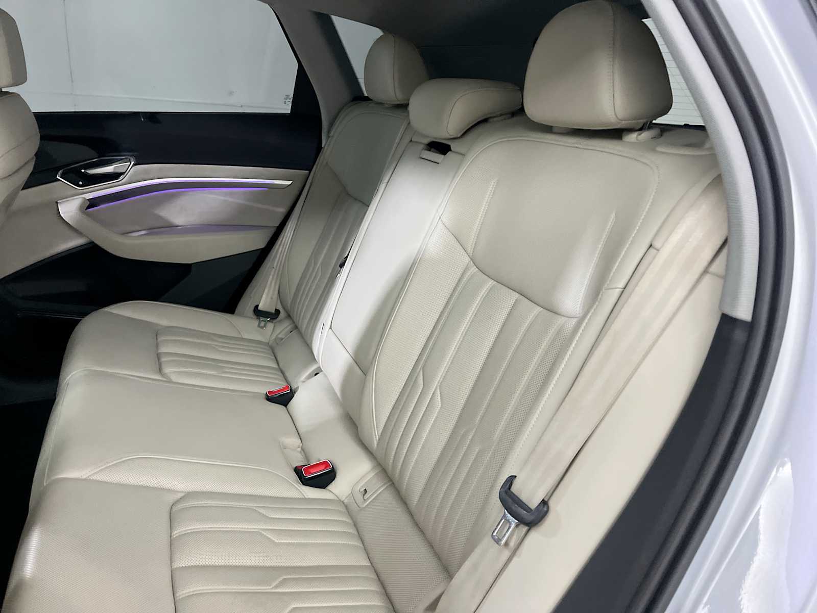 Thumbnail: 2019 Audi e-tron - 31