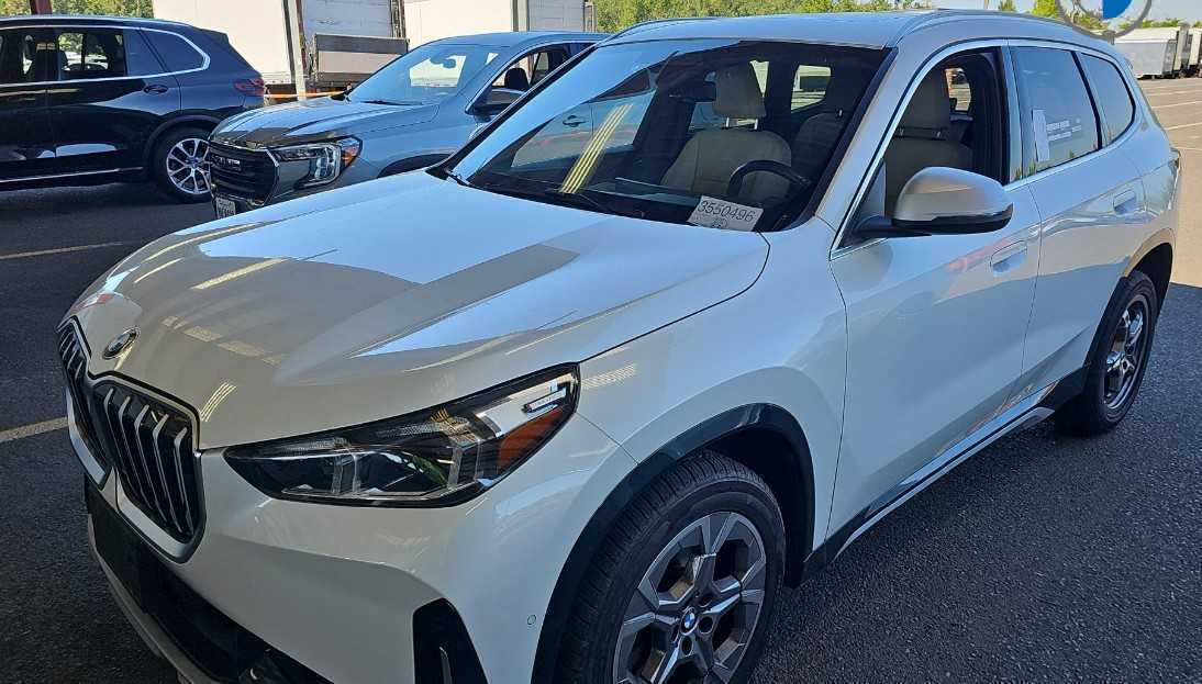 Thumbnail: 2024 BMW X1 - 1