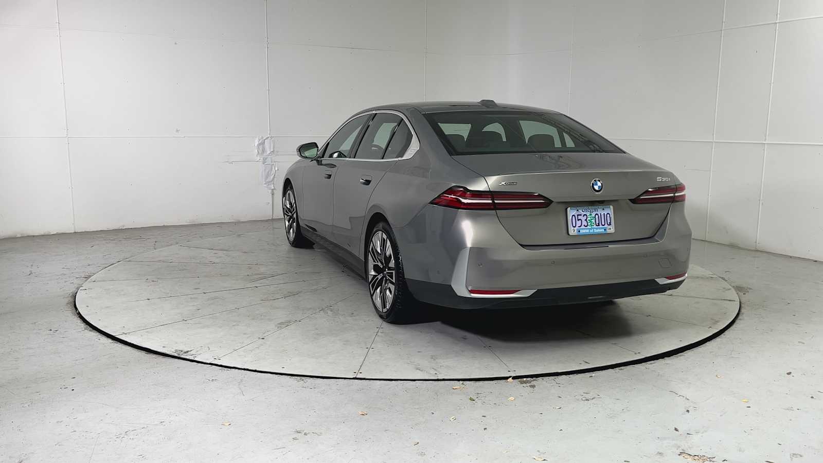 Thumbnail: 2026 BMW 5 Series - 3