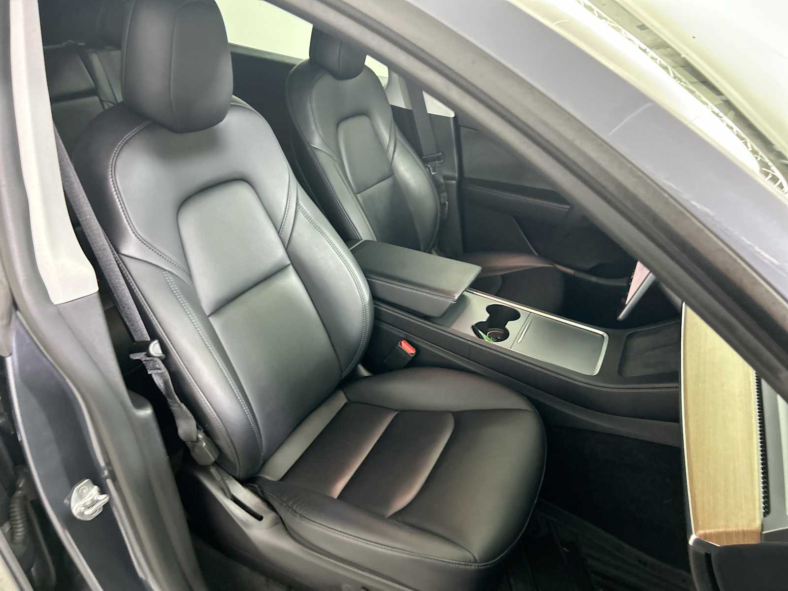 Thumbnail: 2022 Tesla Model Y - 24