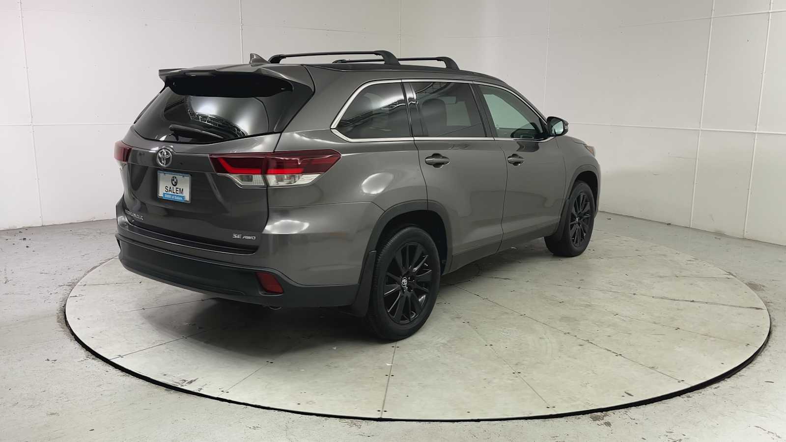 Thumbnail: 2019 Toyota Highlander - 9
