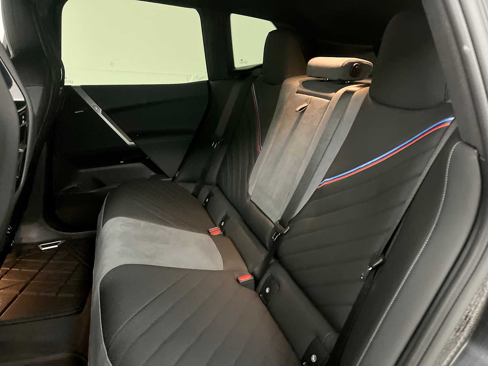 Thumbnail: 2026 BMW iX - 30