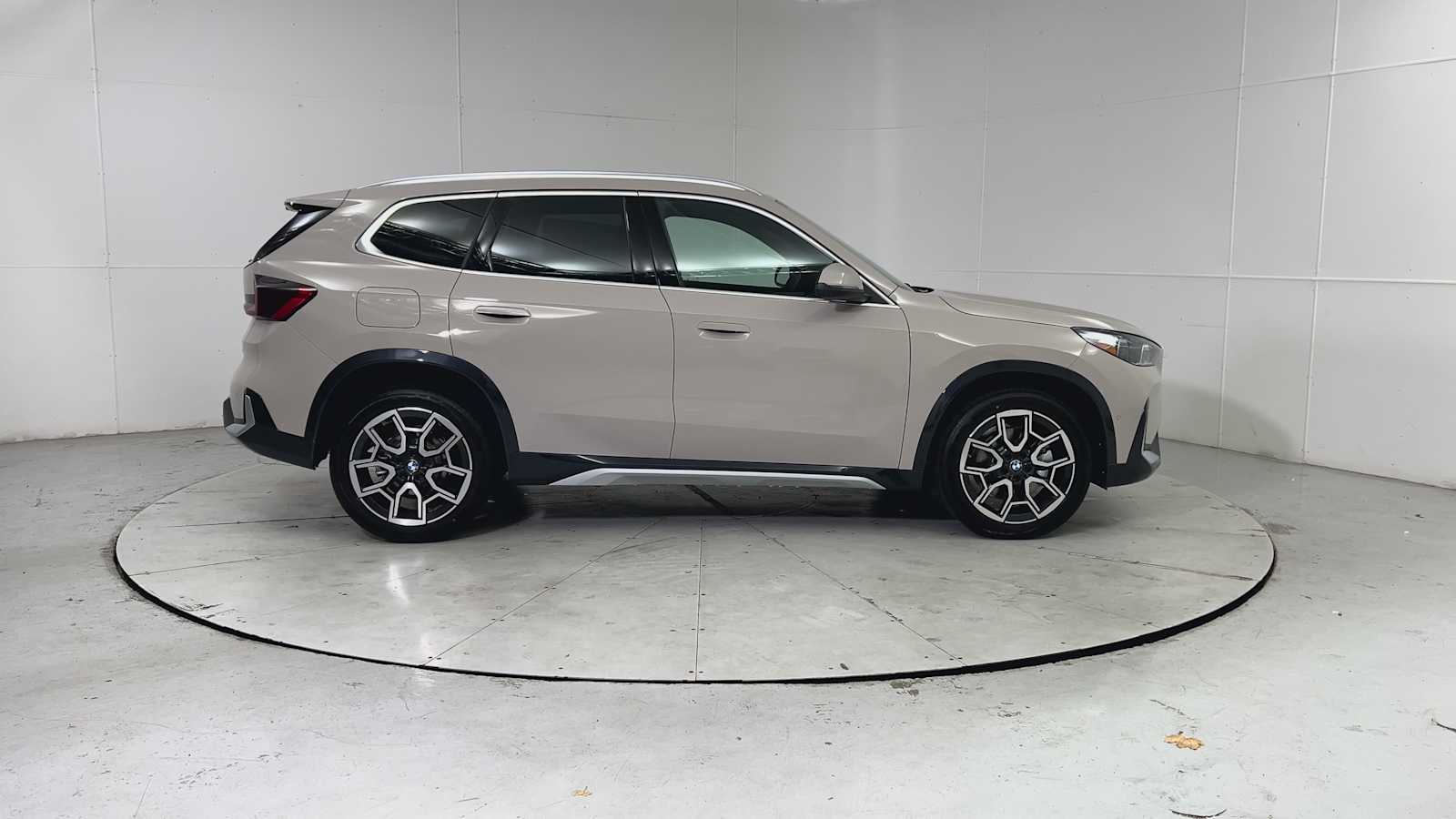 Thumbnail: 2026 BMW X1 - 9