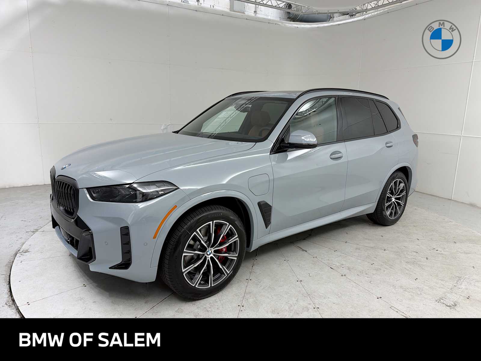 2026 BMW X5 xDrive50e's photo