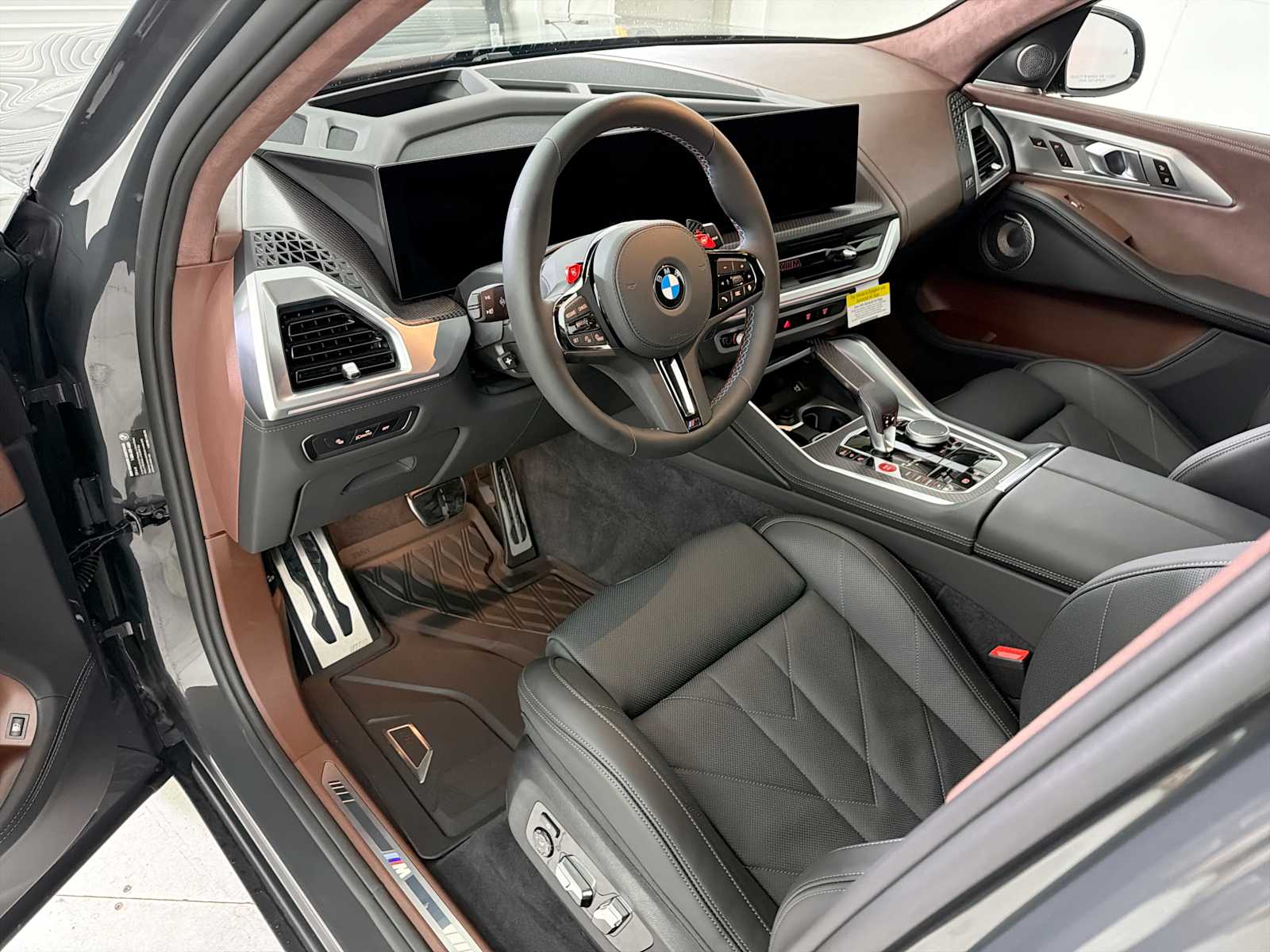 Thumbnail: 2026 BMW XM - 10
