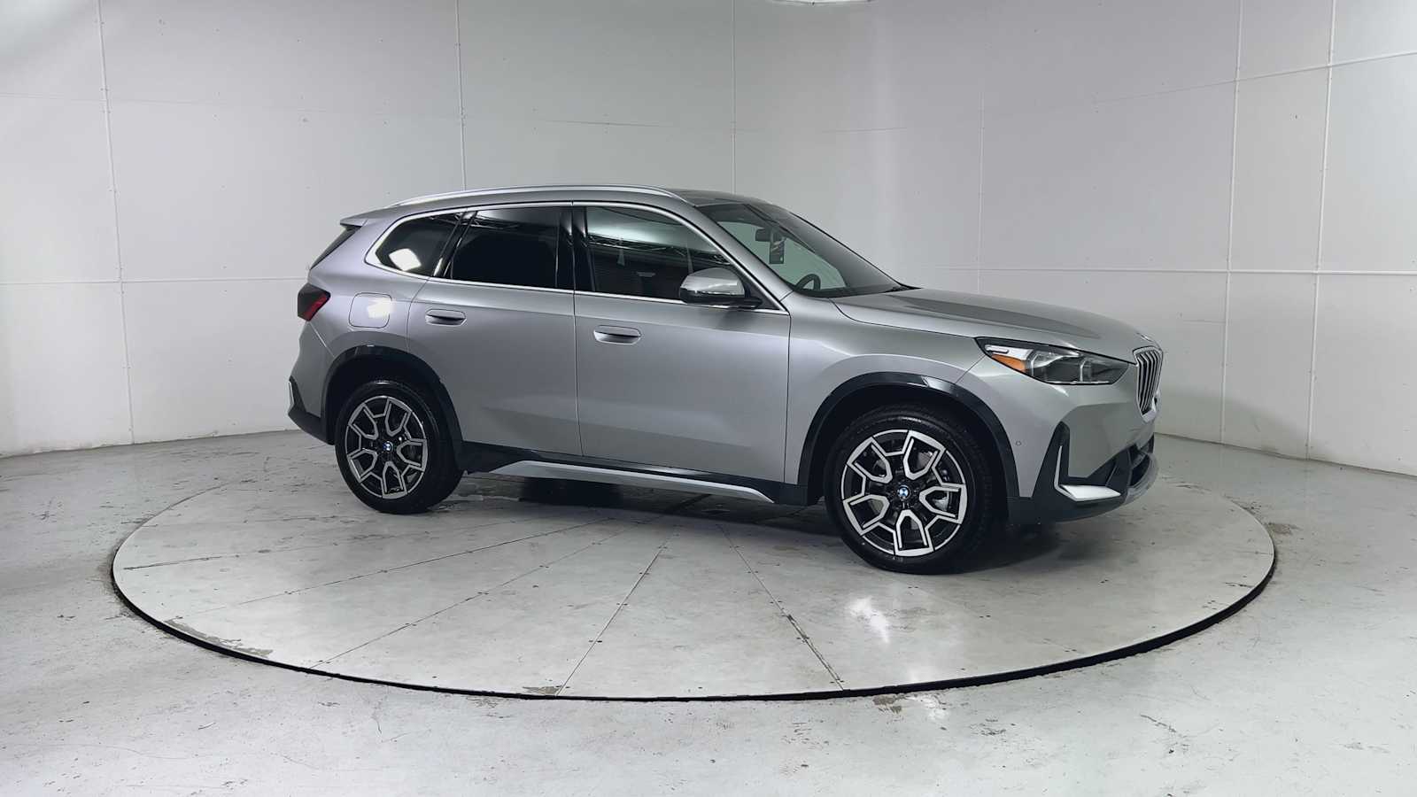 Thumbnail: 2026 BMW X1 - 8