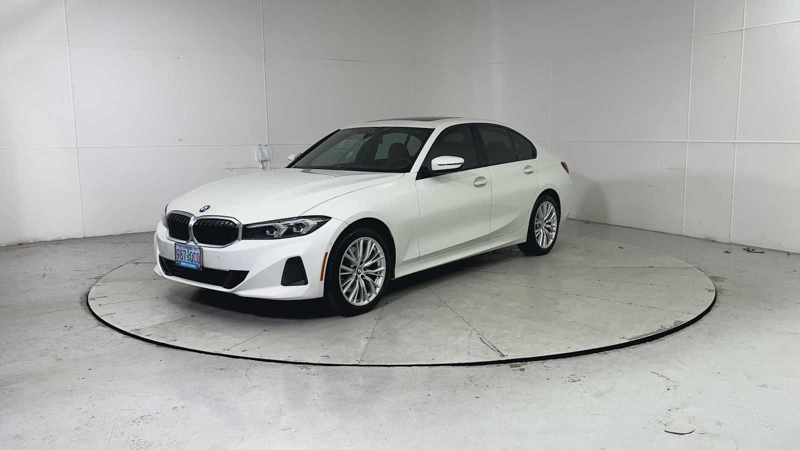 Thumbnail: 2023 BMW 3 Series - 6