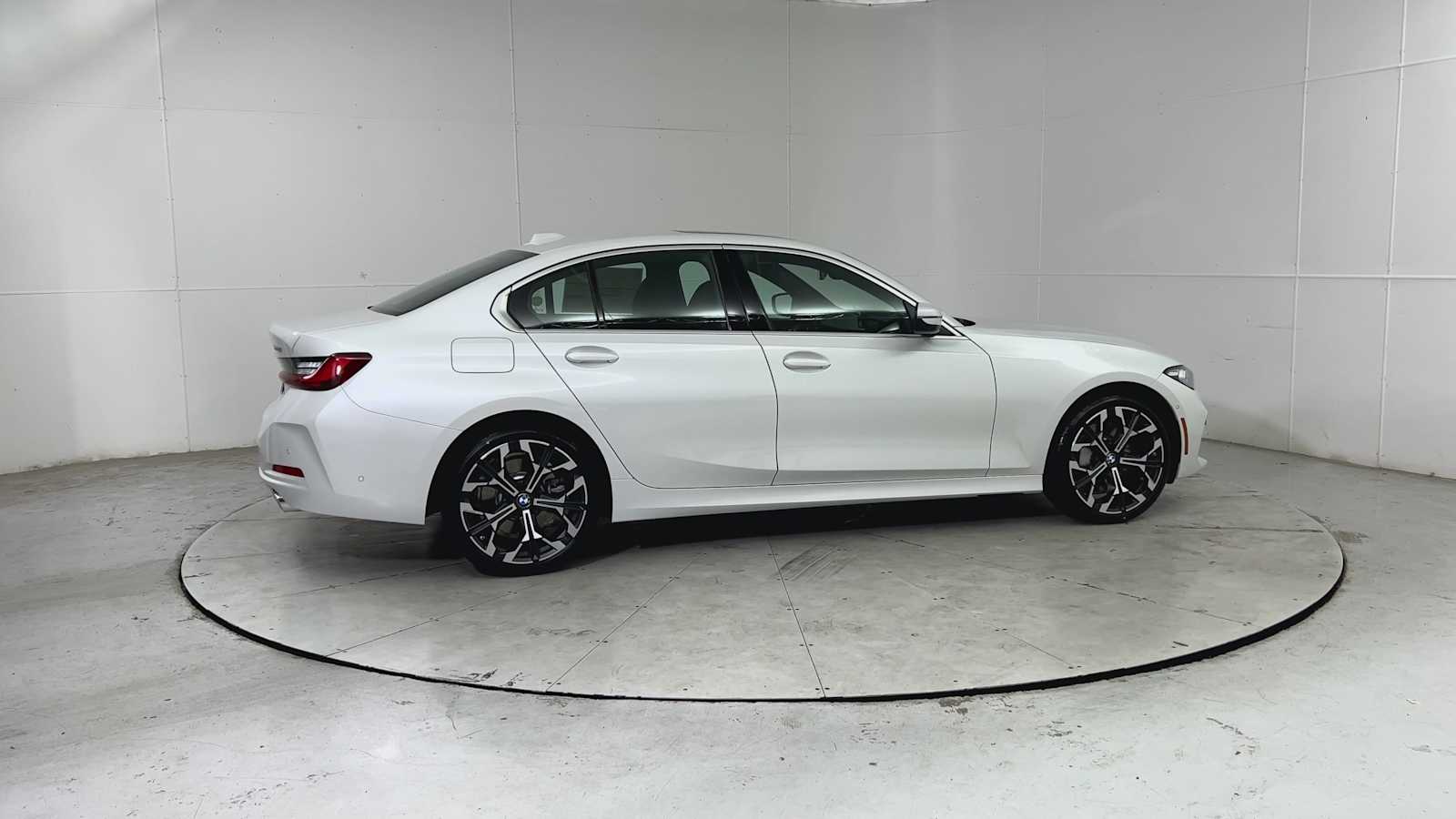 Thumbnail: 2025 BMW 3 Series - 9