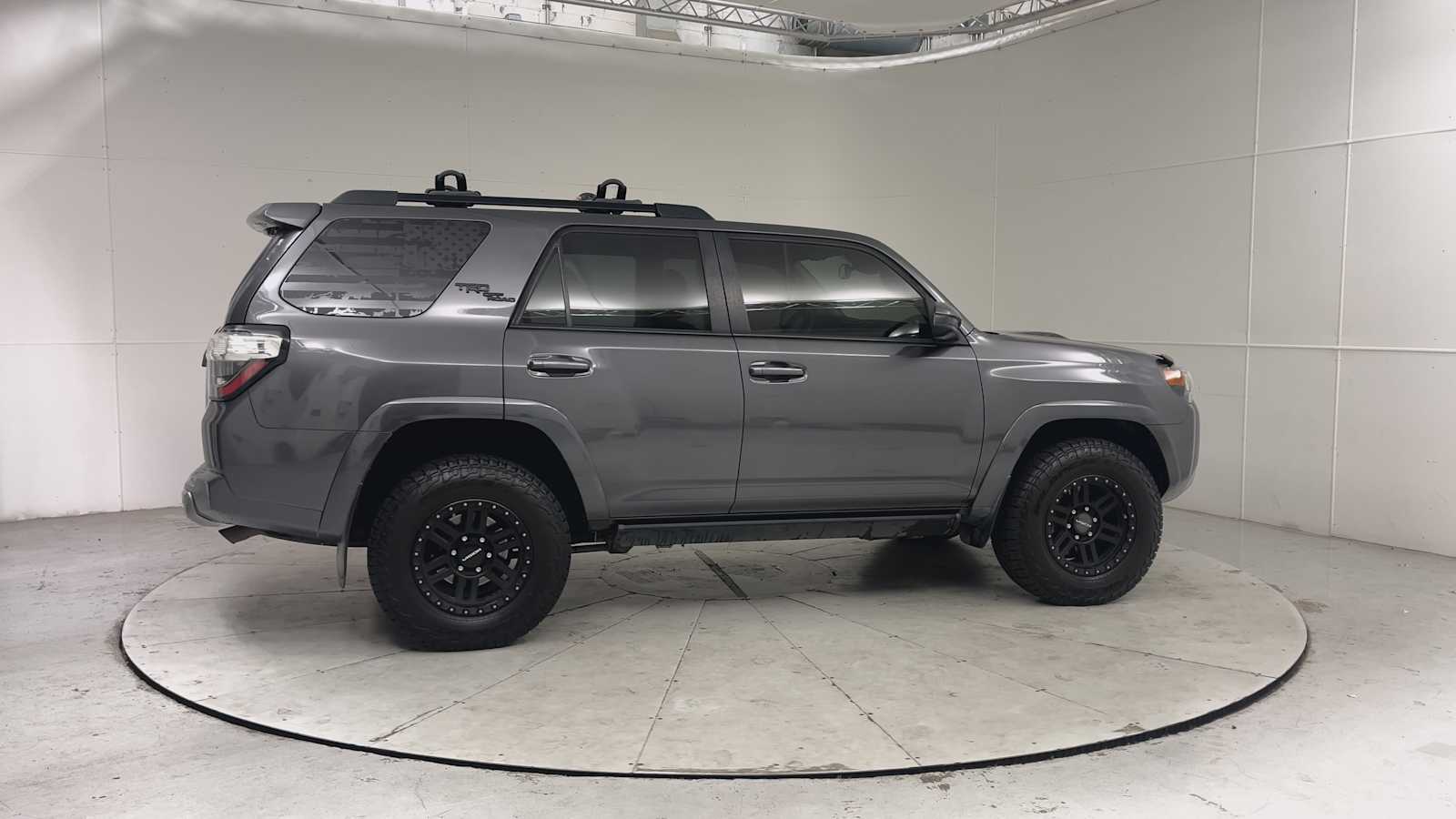 Thumbnail: 2020 Toyota 4Runner - 9