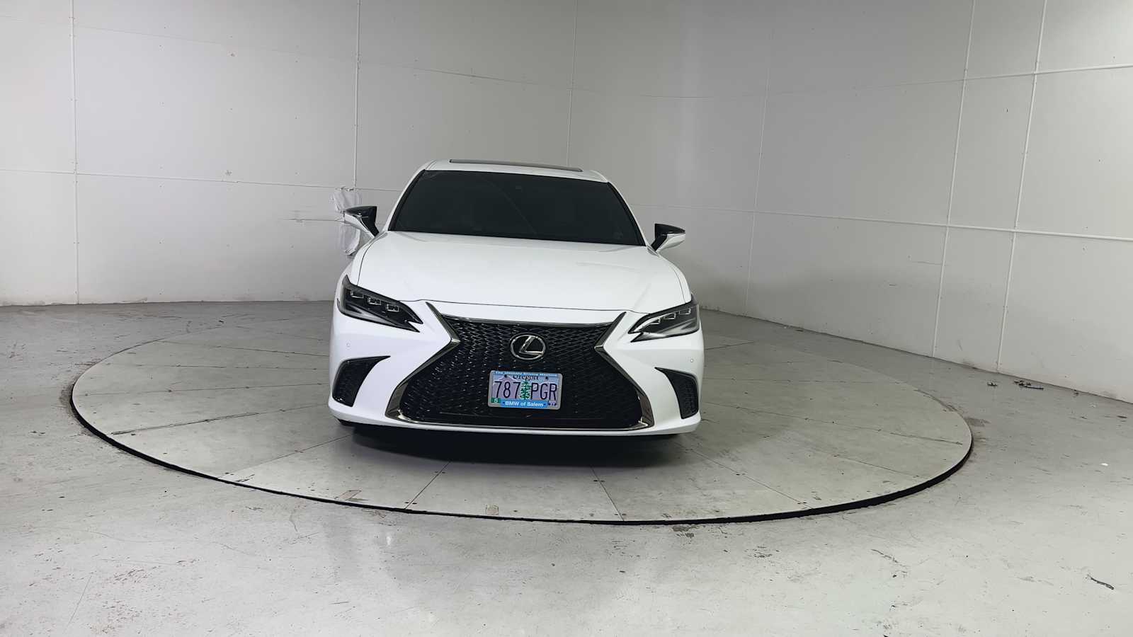 Thumbnail: 2022 Lexus ES - 7