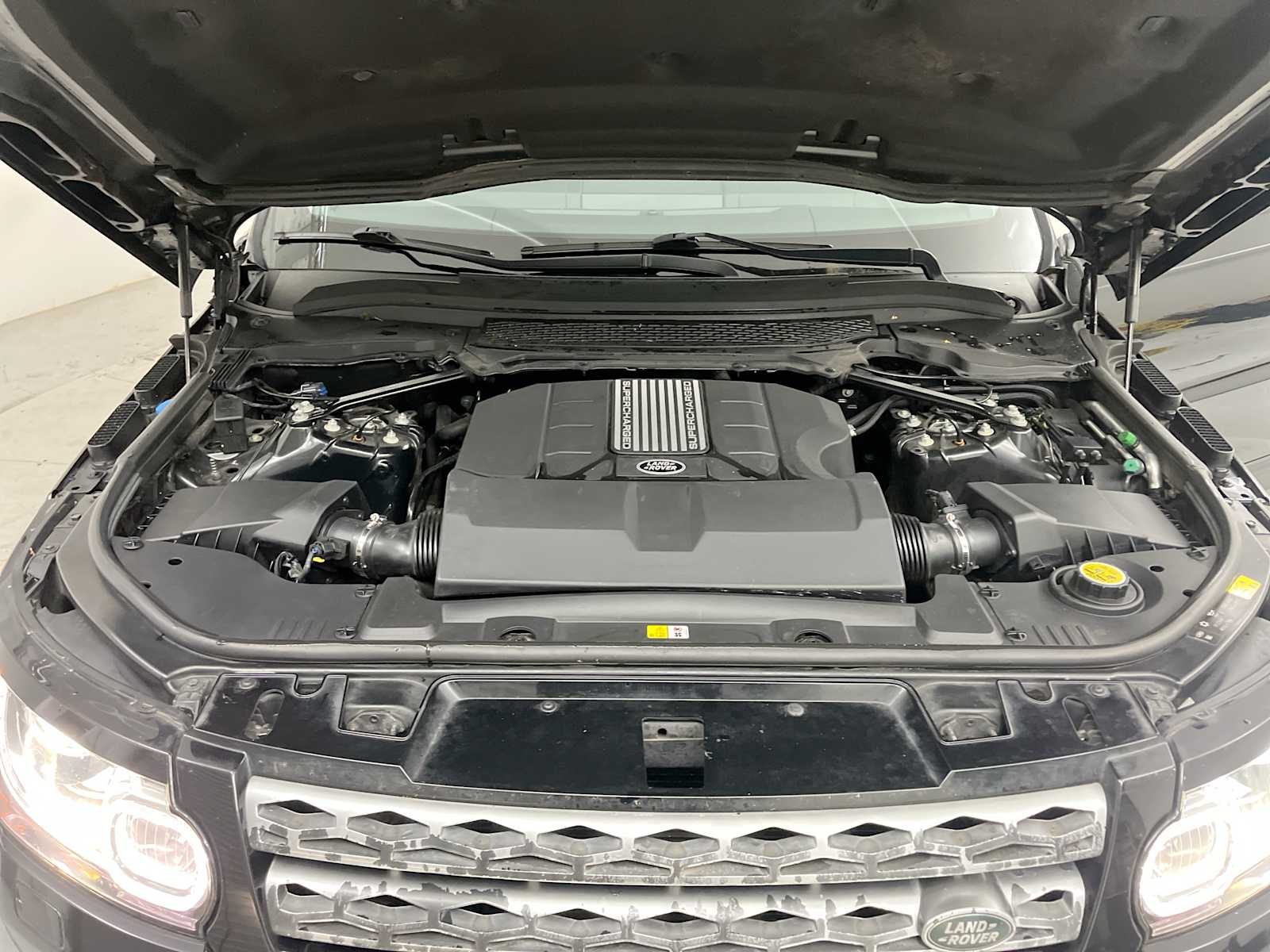 Thumbnail: 2015 Land Rover Range Rover Sport - 24