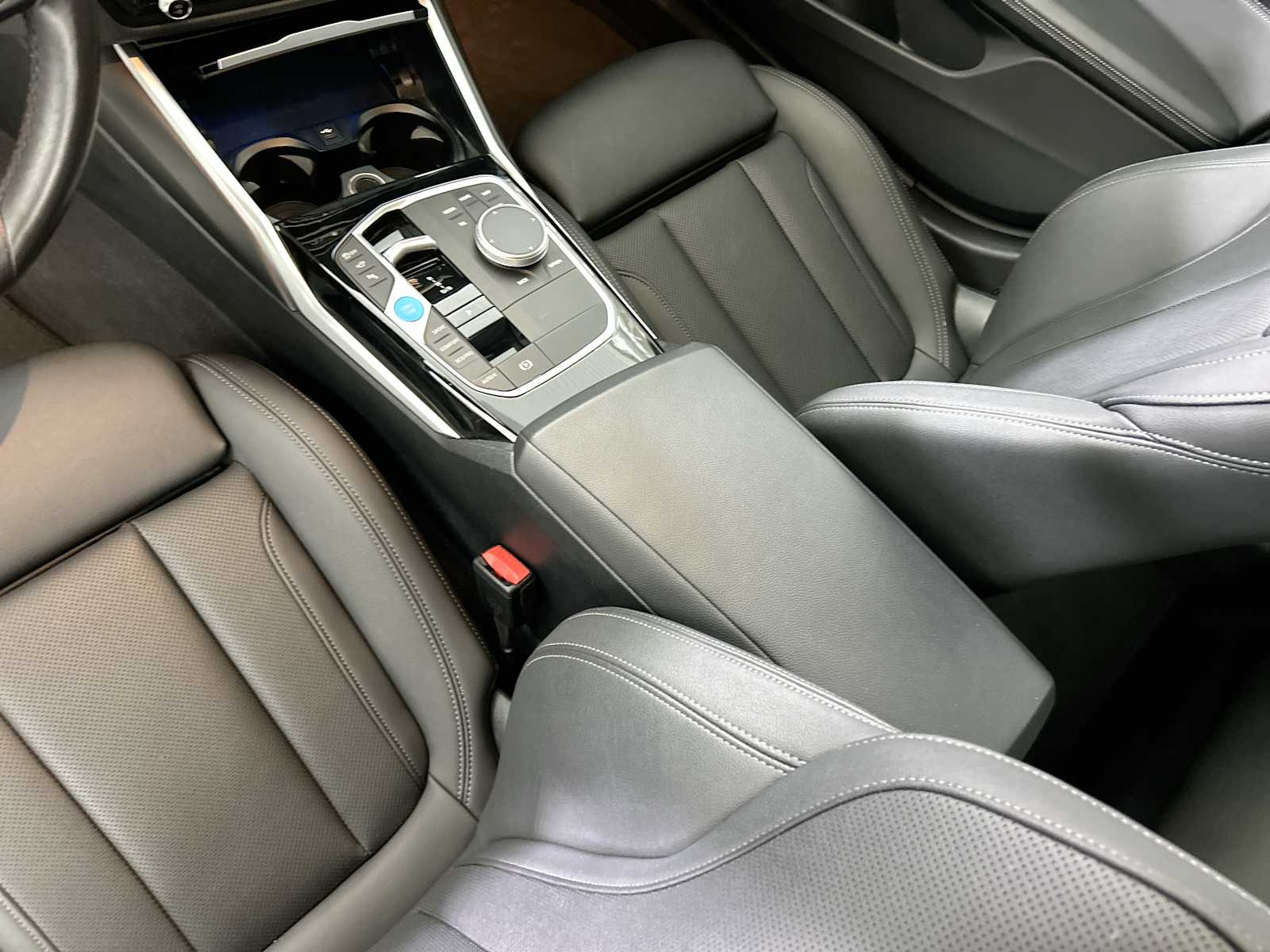 Thumbnail: 2023 BMW i4 - 23