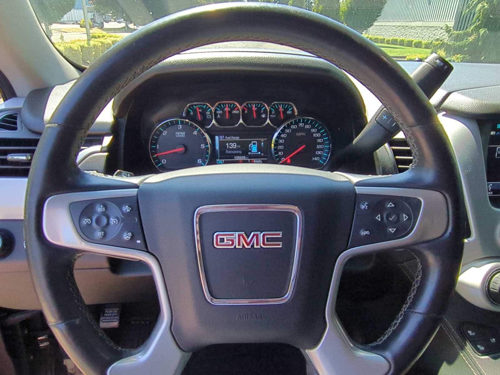 Thumbnail: 2017 GMC Yukon XL - 21